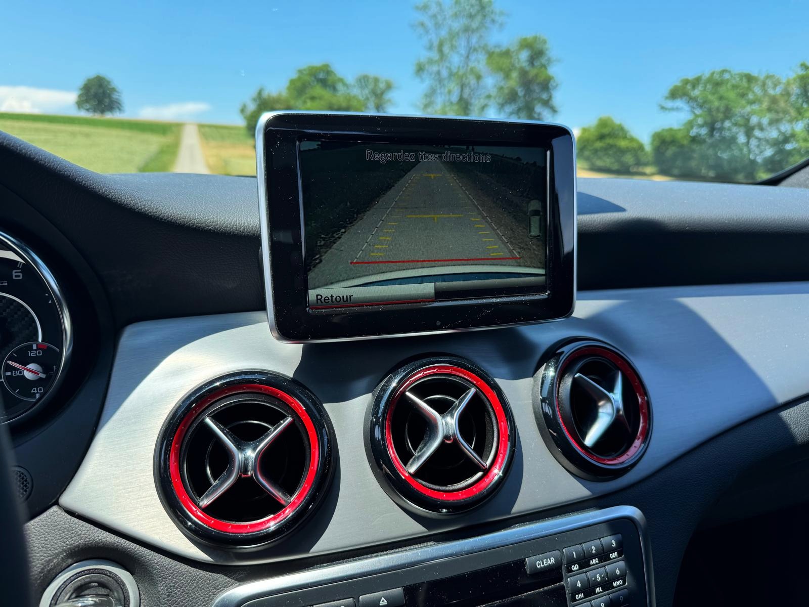 MERCEDES-BENZ GLA 45 AMG 4Matic 7G-DCT-image-11