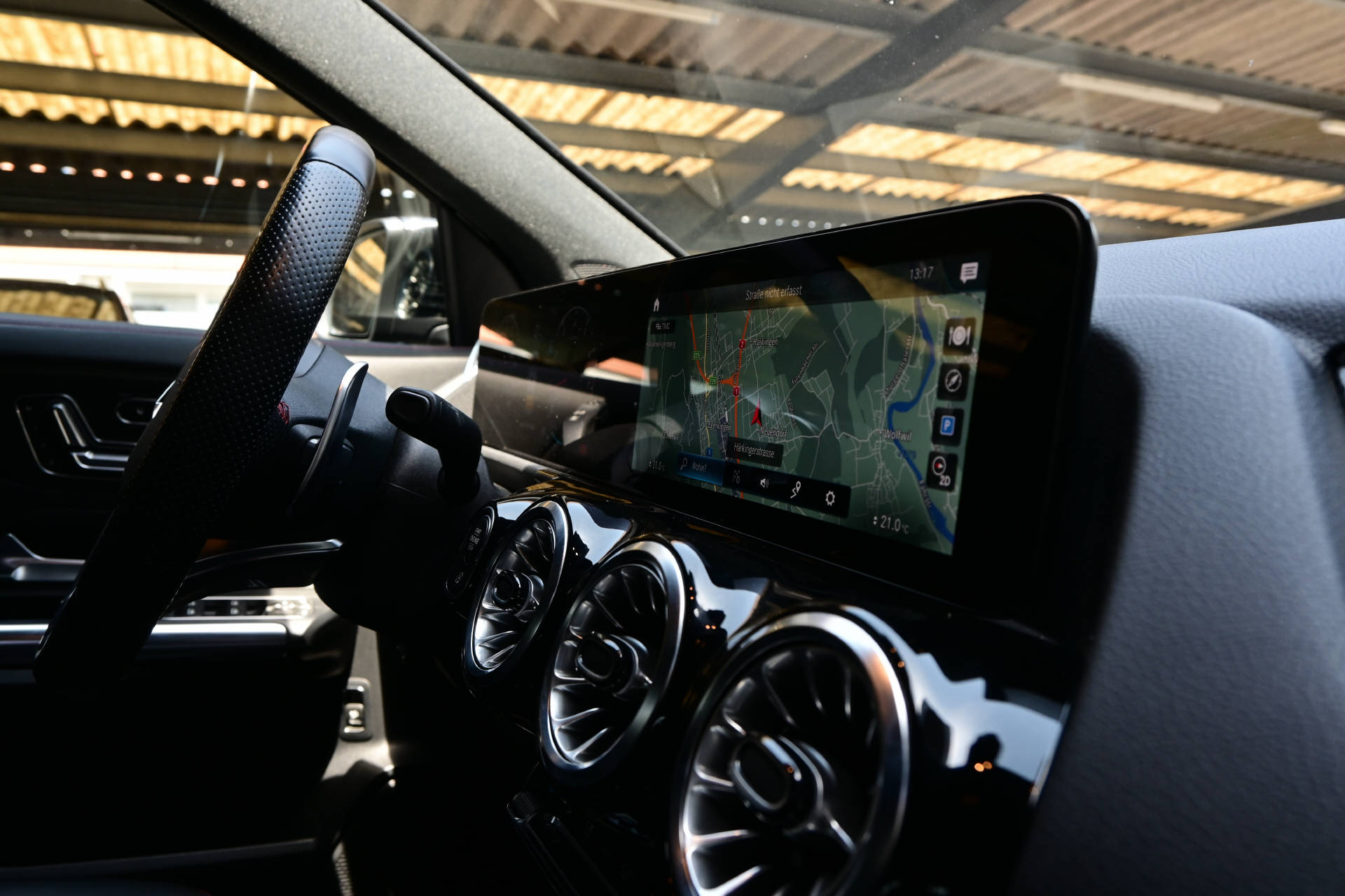 MERCEDES-BENZ GLA 35 AMG 4matic *CH-Auto*Carbon Interieur*-image-12