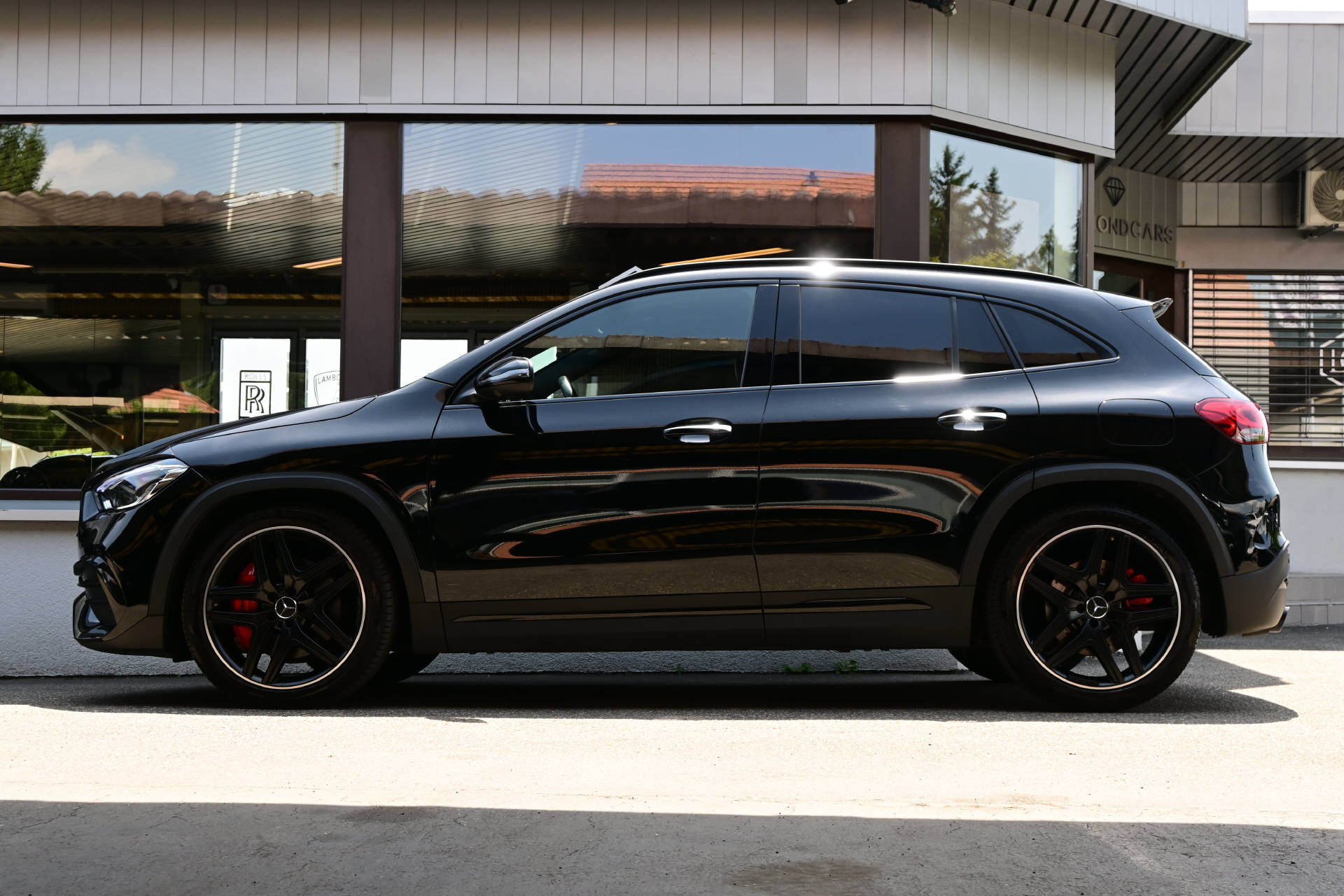 MERCEDES-BENZ GLA 35 AMG 4matic *CH-Auto*Carbon Interieur*-image-3