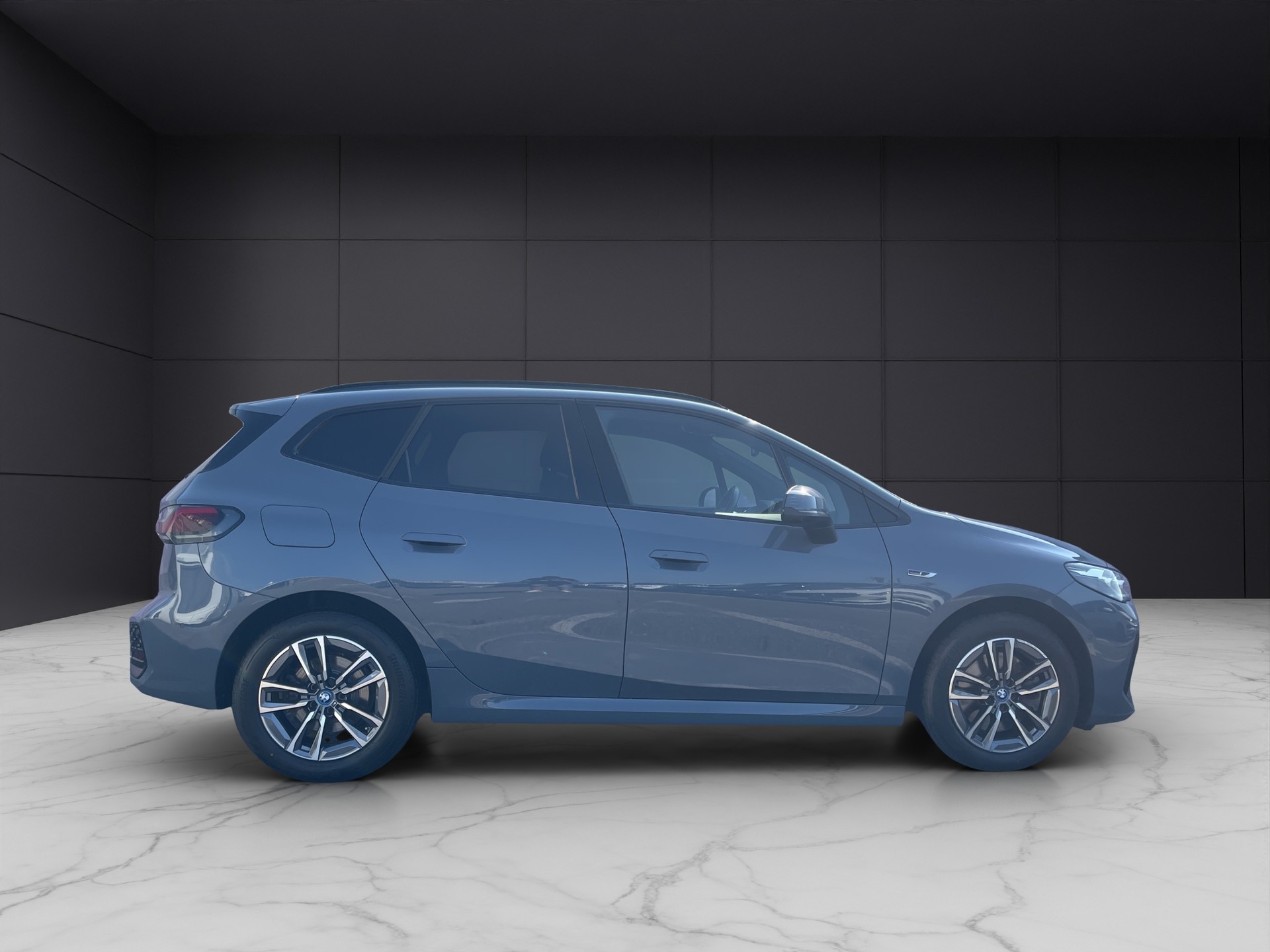 BMW 230e xDrive Active Tourer M Sport-image-6