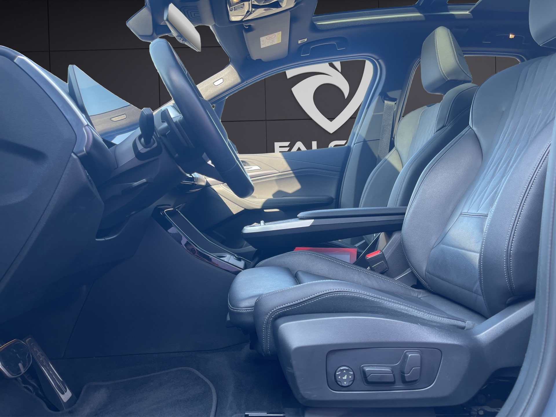 BMW 230e xDrive Active Tourer M Sport-image-11