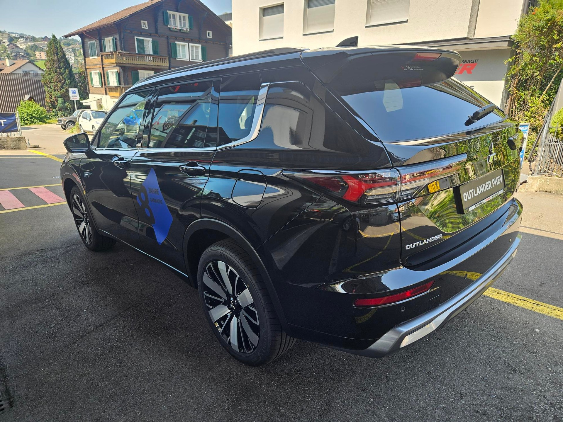 MITSUBISHI Outlander 2.4 PHEV Instyle 4x4-image-2