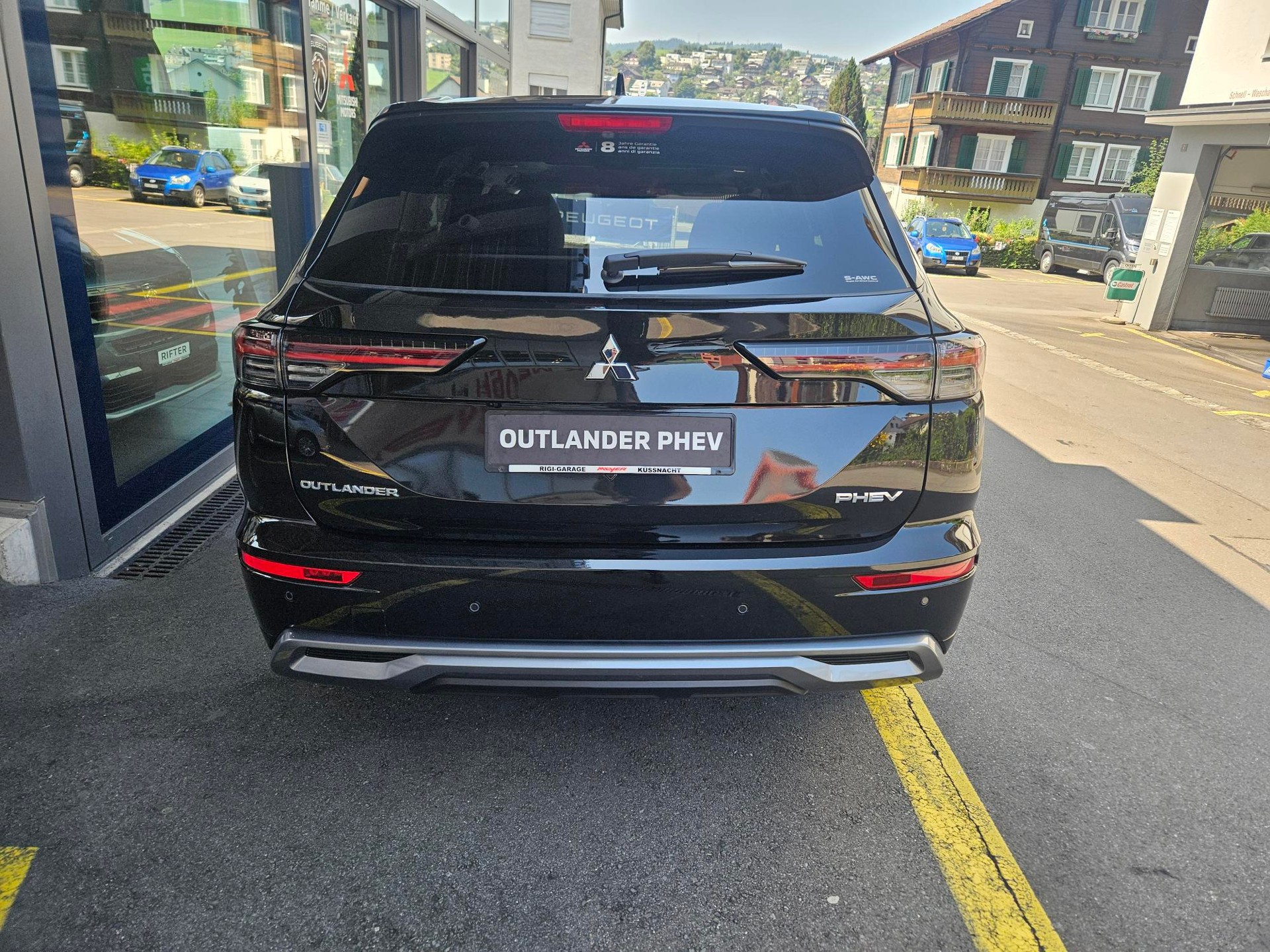 MITSUBISHI Outlander 2.4 PHEV Instyle 4x4-image-4