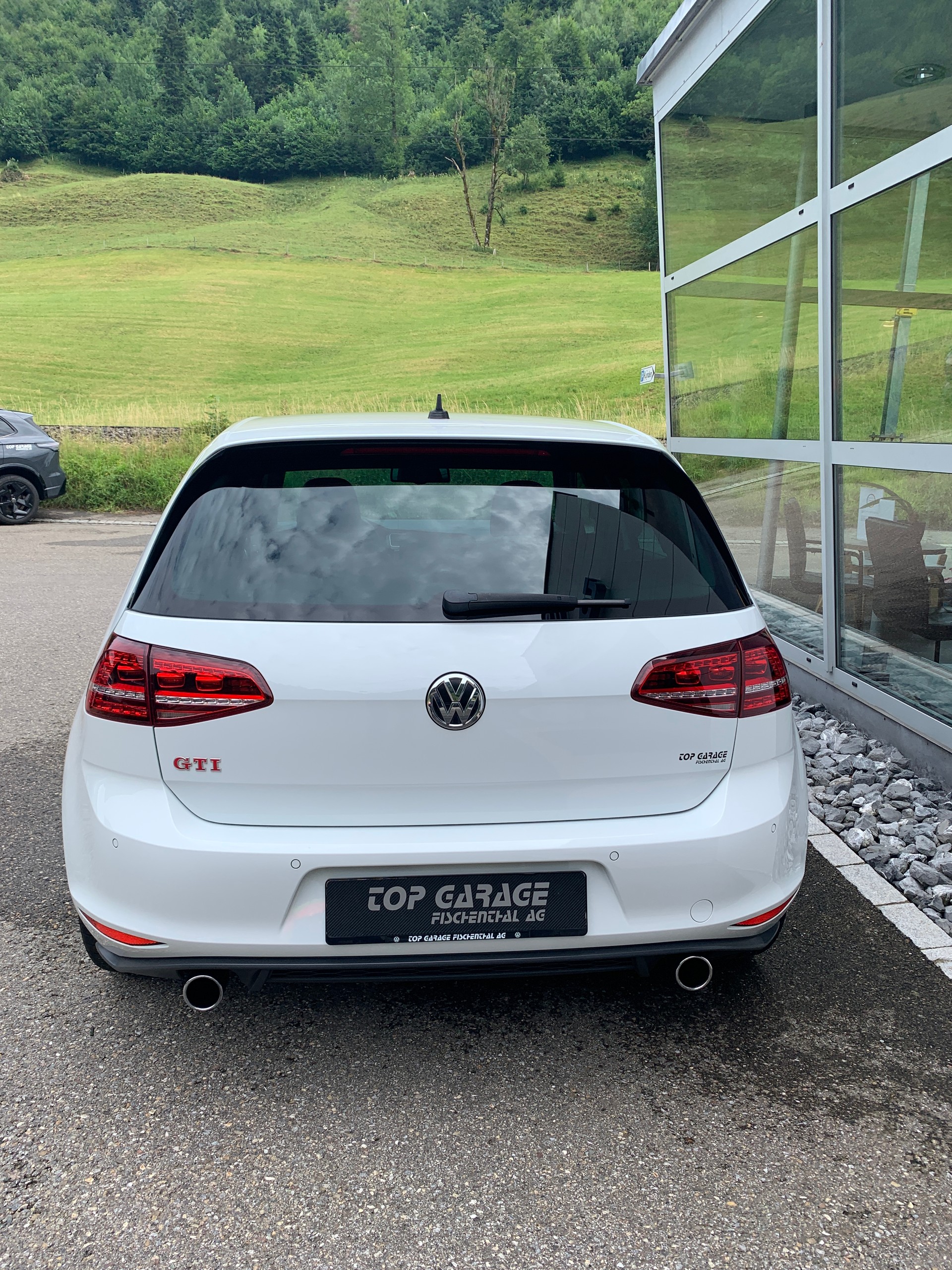 VW Golf 2.0 TSI GTI Performance DSG-image-4