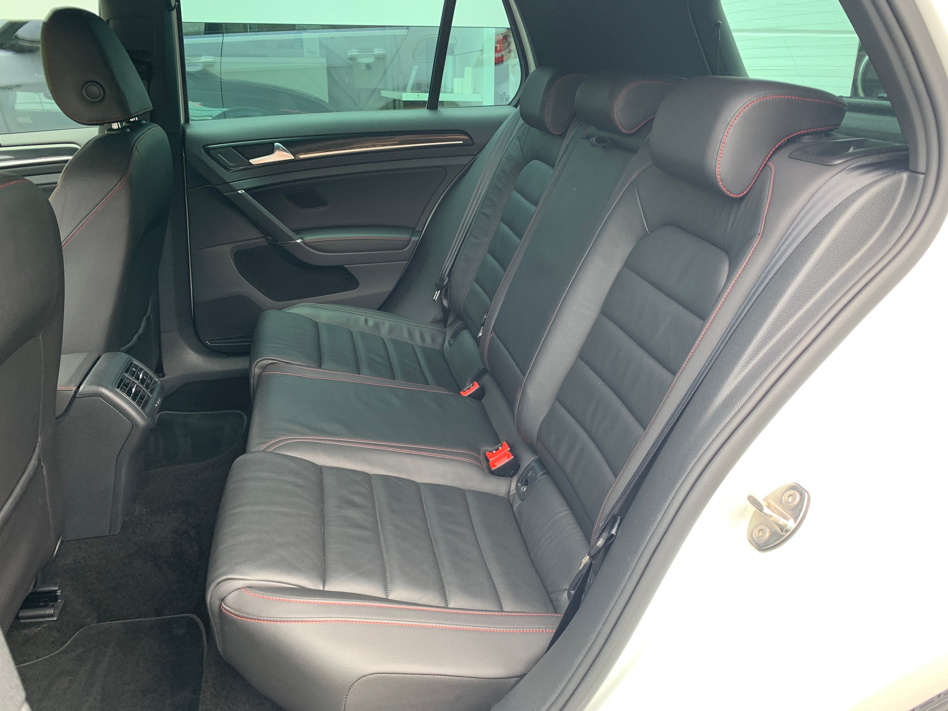 VW Golf 2.0 TSI GTI Performance DSG-image-16
