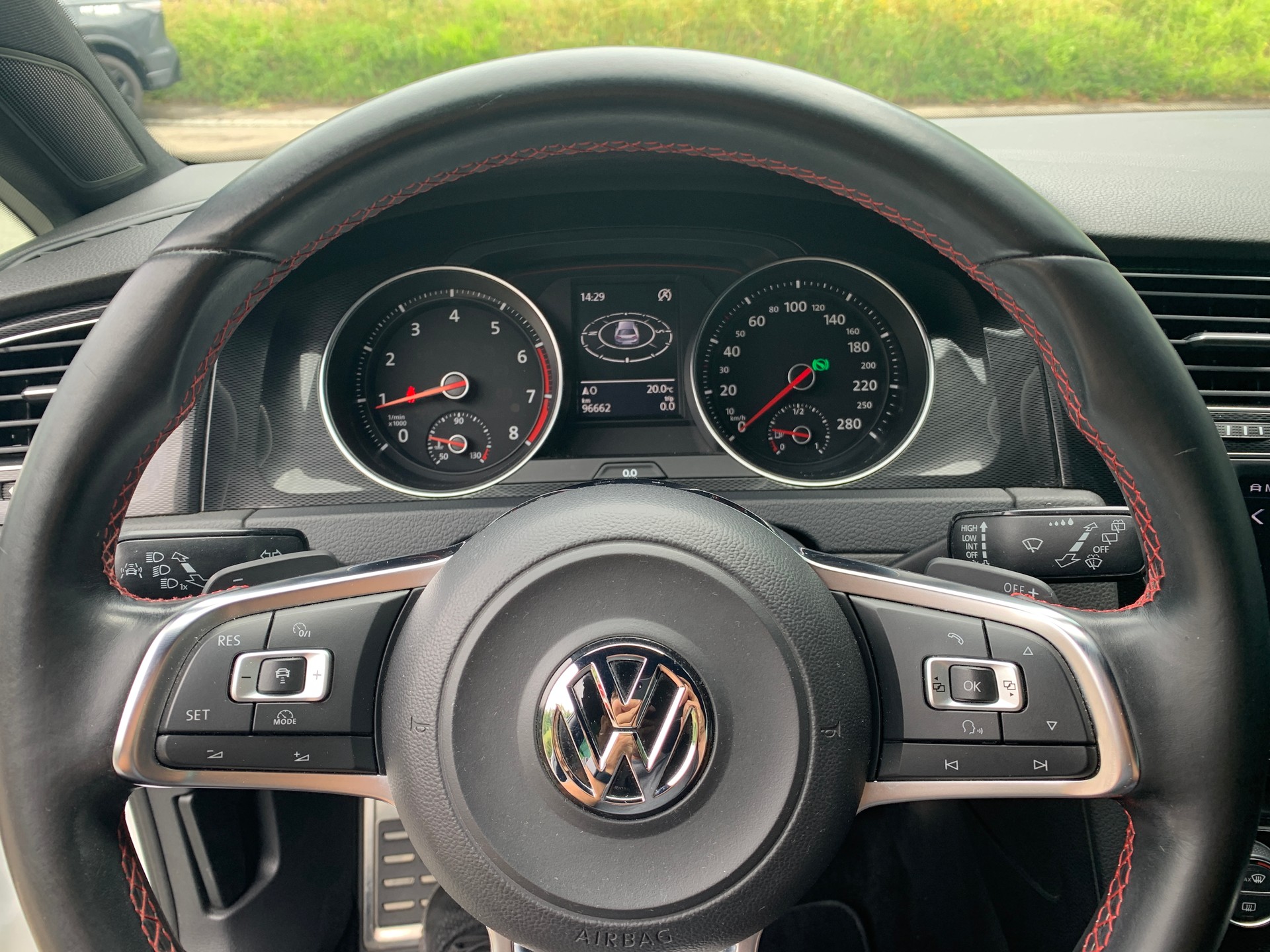 VW Golf 2.0 TSI GTI Performance DSG-image-10