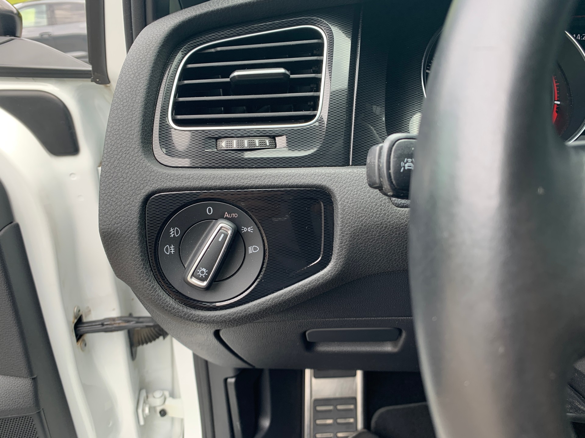 VW Golf 2.0 TSI GTI Performance DSG-image-9