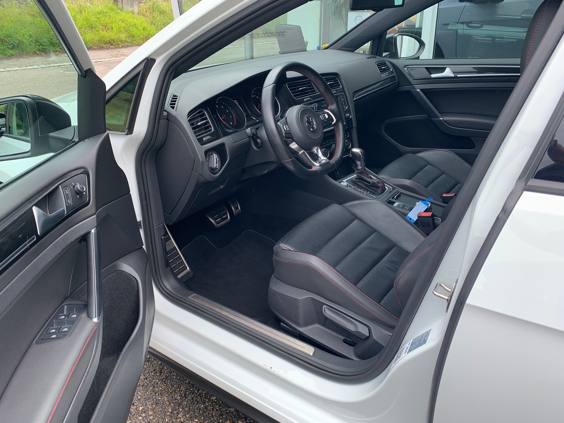 VW Golf 2.0 TSI GTI Performance DSG-image-7