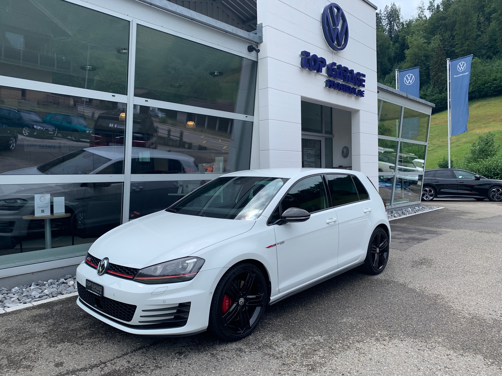 VW Golf 2.0 TSI GTI Performance DSG-image-0