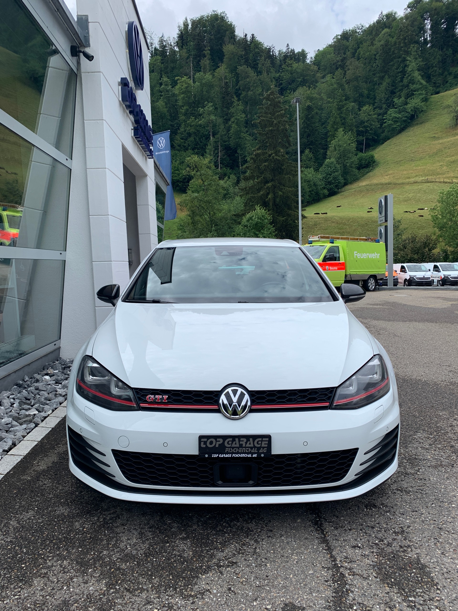 VW Golf 2.0 TSI GTI Performance DSG-image-1