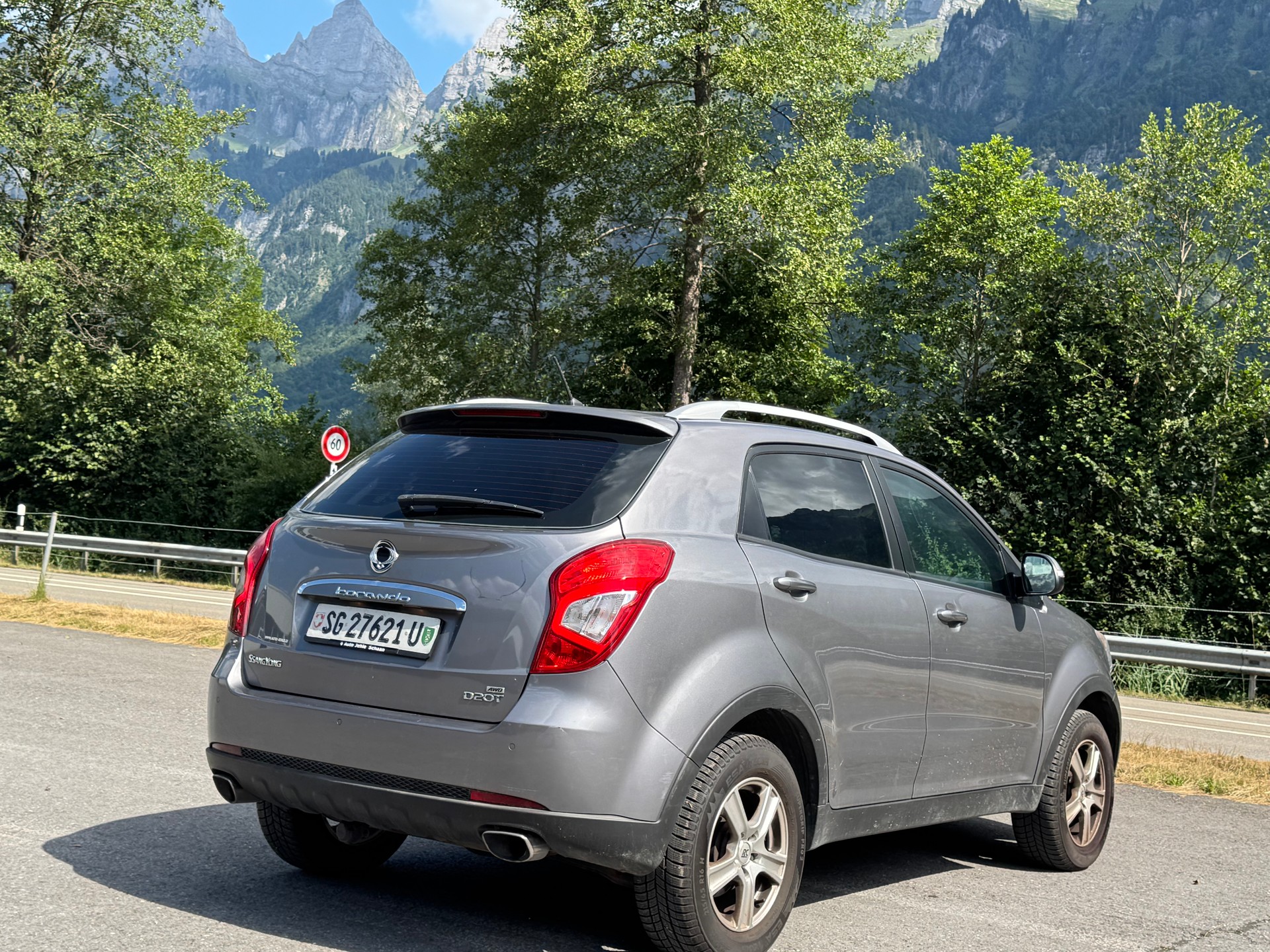 KGM-SsangYong Korando 2.0 e-XDI Quartz 4WD Automatic-image-6