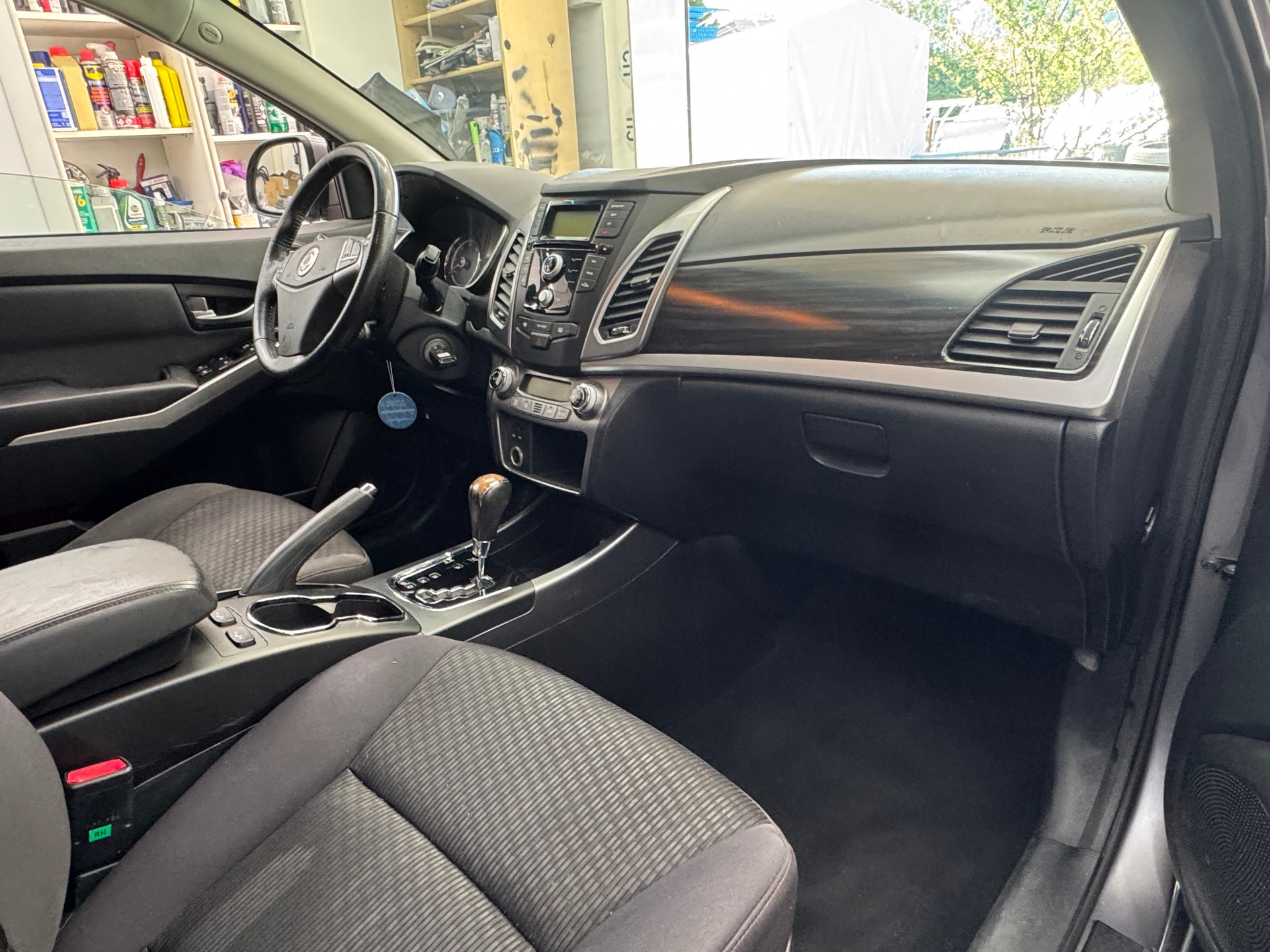KGM-SsangYong Korando 2.0 e-XDI Quartz 4WD Automatic-image-11