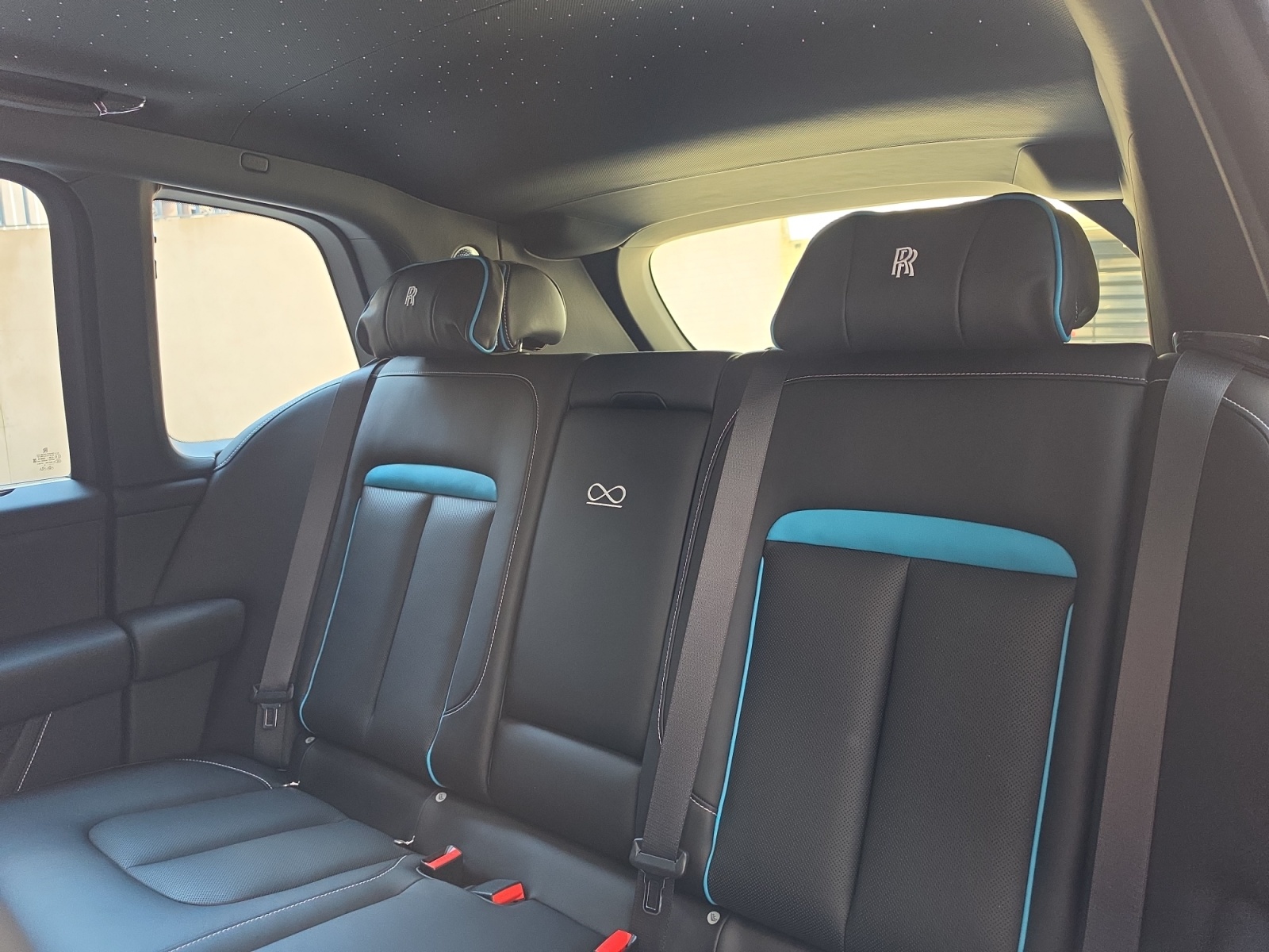 ROLLS-ROYCE Cullinan Serie II - Black Badge - Neuwagen-image-13