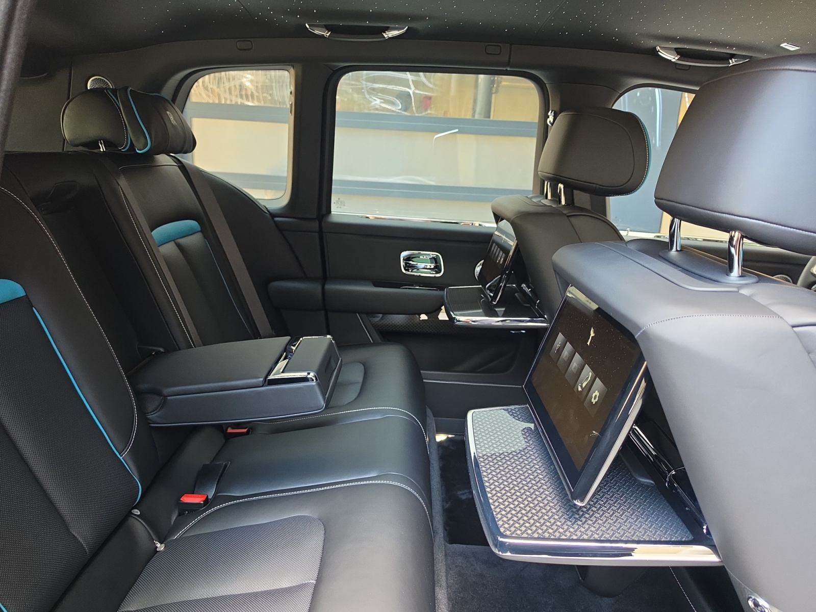 ROLLS-ROYCE Cullinan Serie II - Black Badge - Neuwagen-image-12