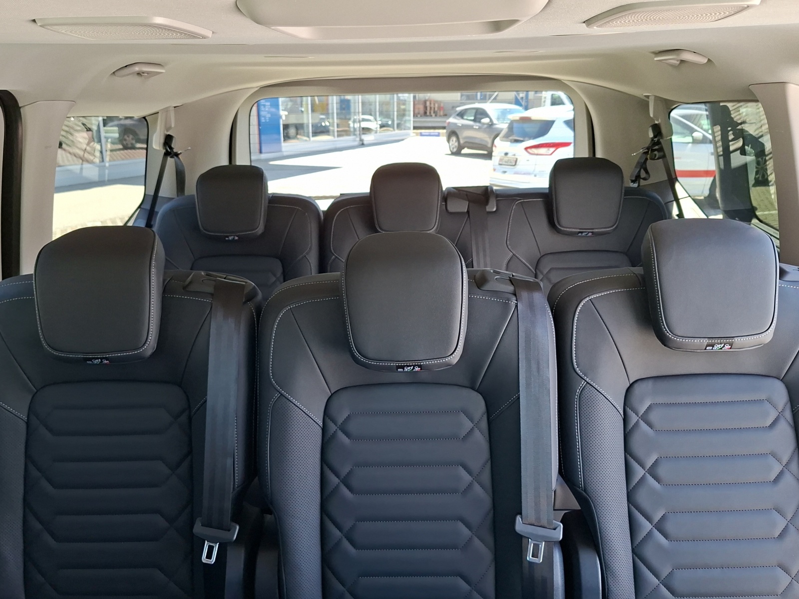 FORD Tourneo Bus 320 L1H1 TitaniumX Automat 4x4-image-10