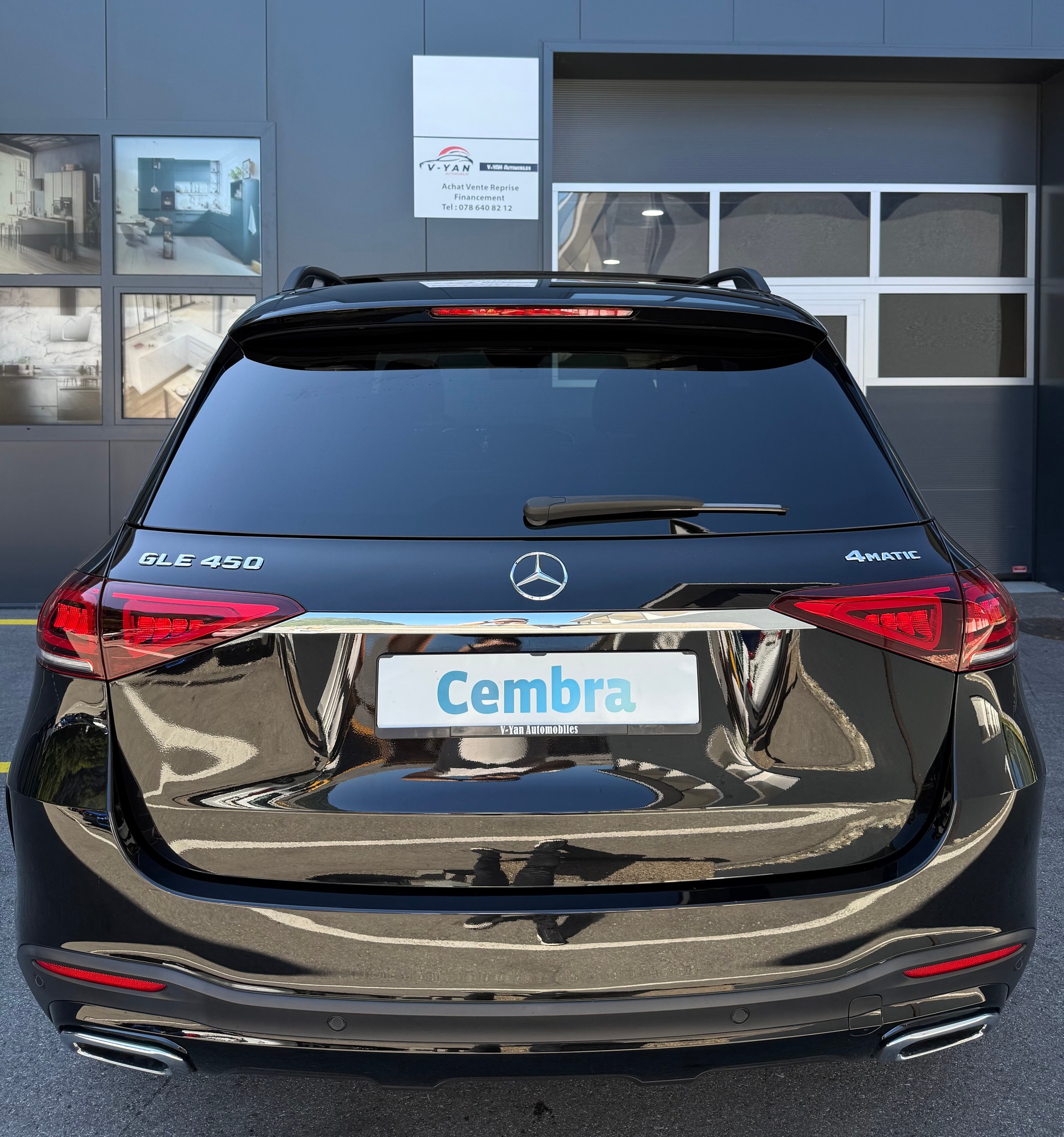 MERCEDES-BENZ GLE 450 4Matic AMG Line 9G-Tronic-image-4