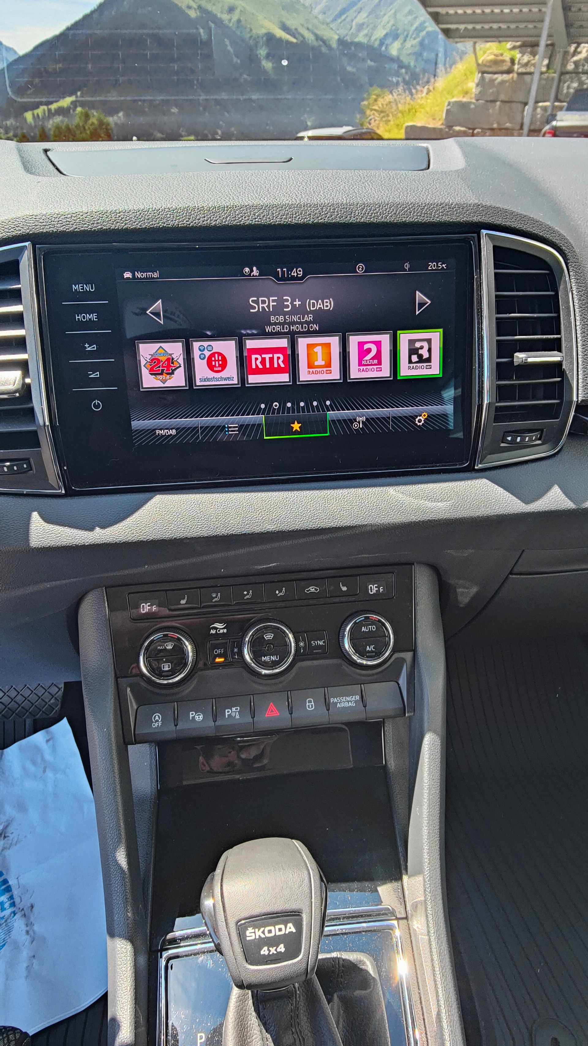 SKODA Karoq 2.0 TDI CR Style 4x4 DSG-image-11