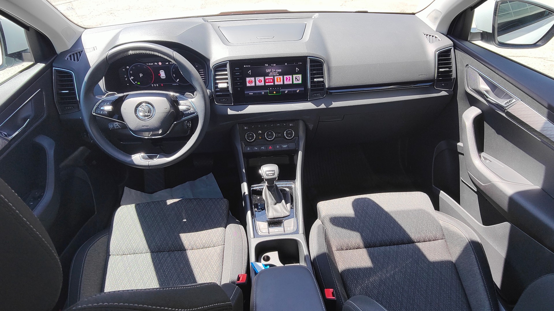 SKODA Karoq 2.0 TDI CR Style 4x4 DSG-image-6