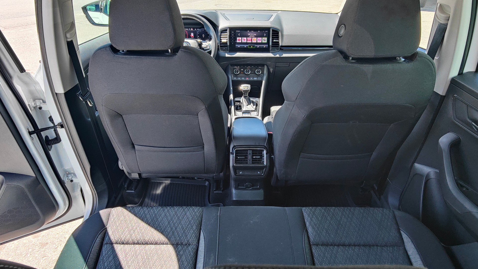 SKODA Karoq 2.0 TDI CR Style 4x4 DSG-image-9