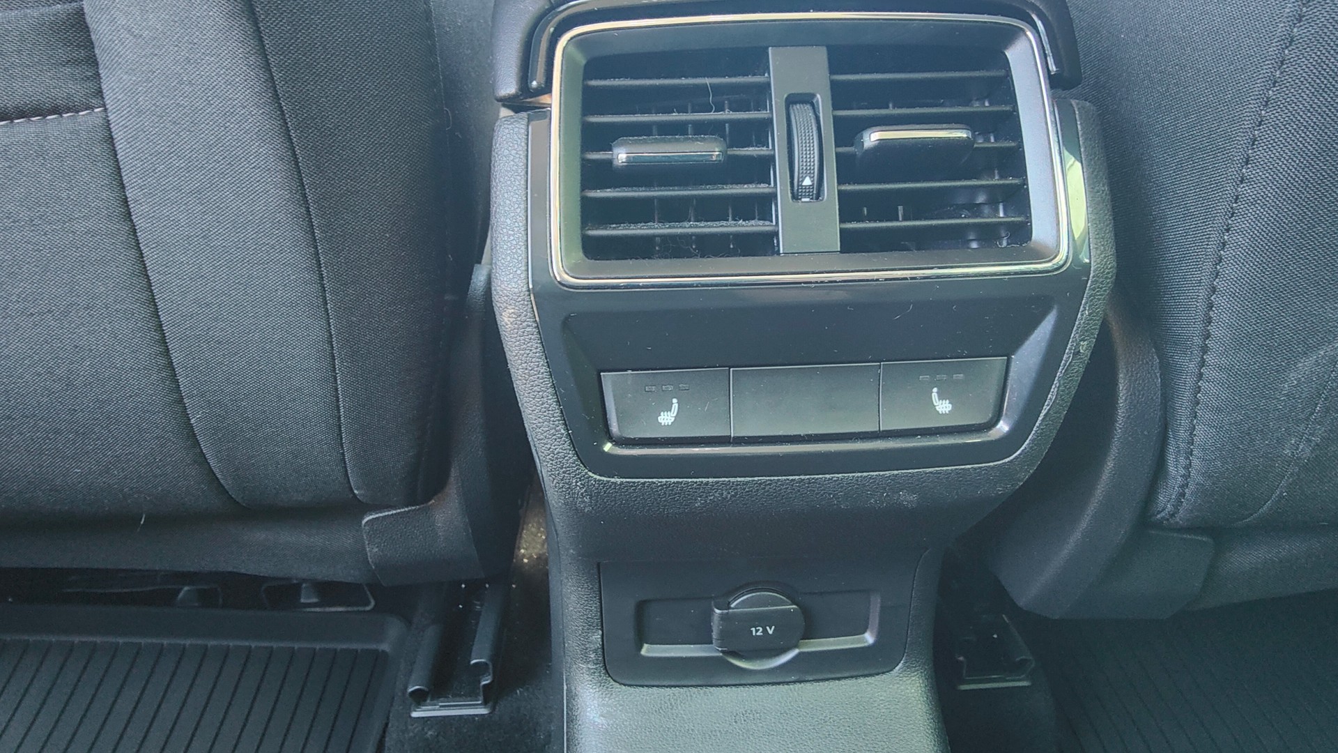 SKODA Karoq 2.0 TDI CR Style 4x4 DSG-image-10