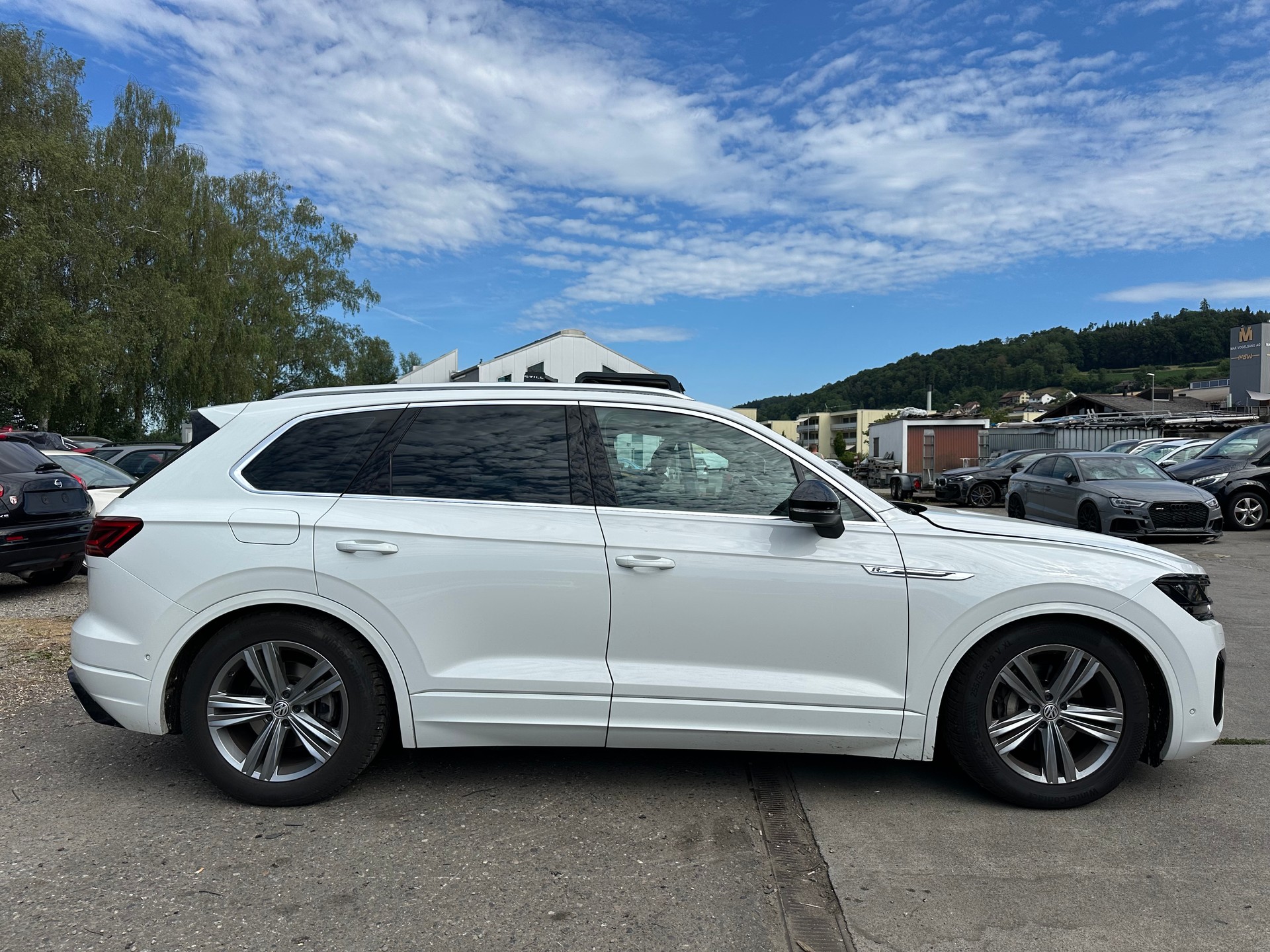 VW Touareg 3.0 TDI R Line Tiptronic-image-4