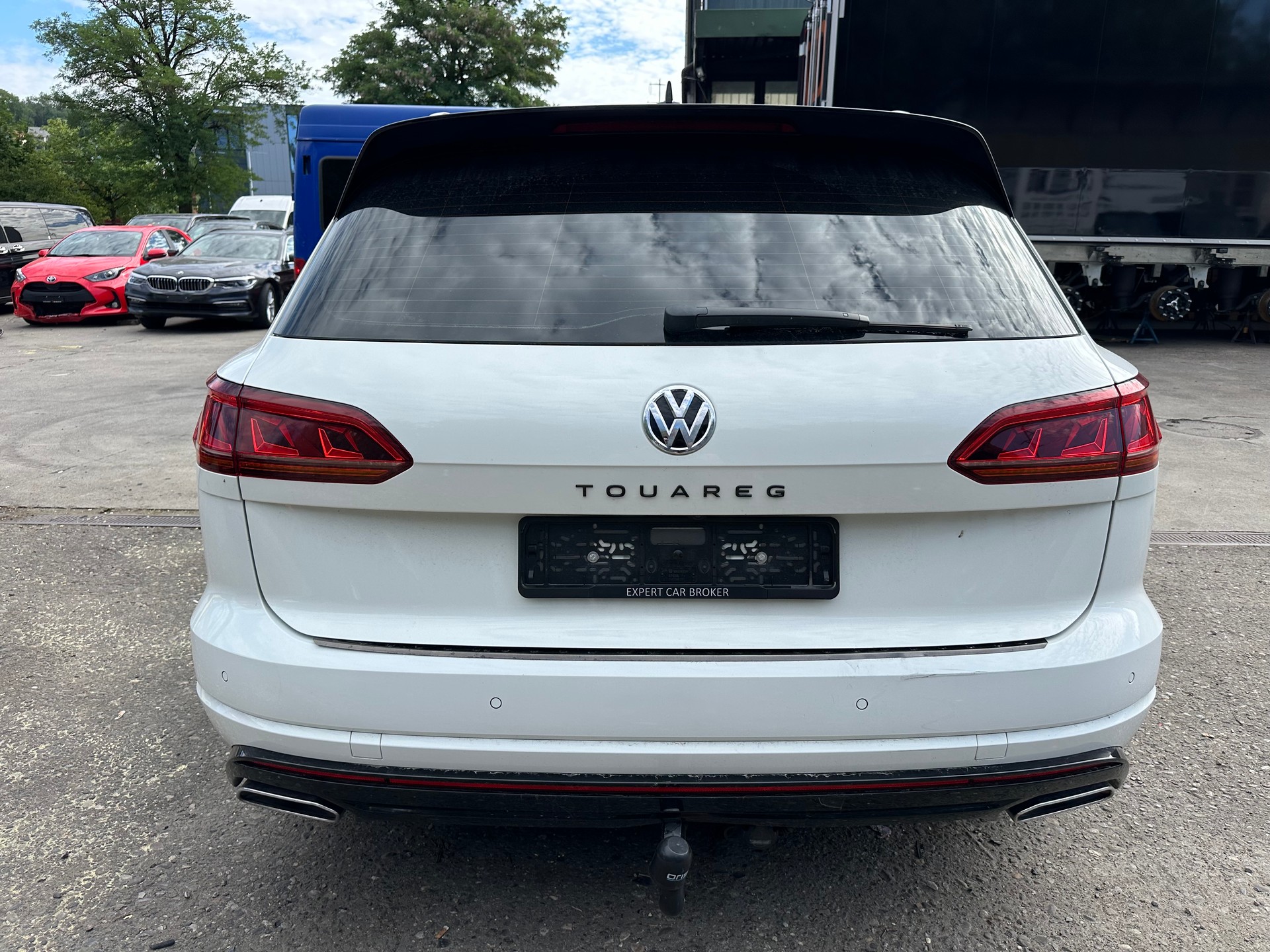 VW Touareg 3.0 TDI R Line Tiptronic-image-2