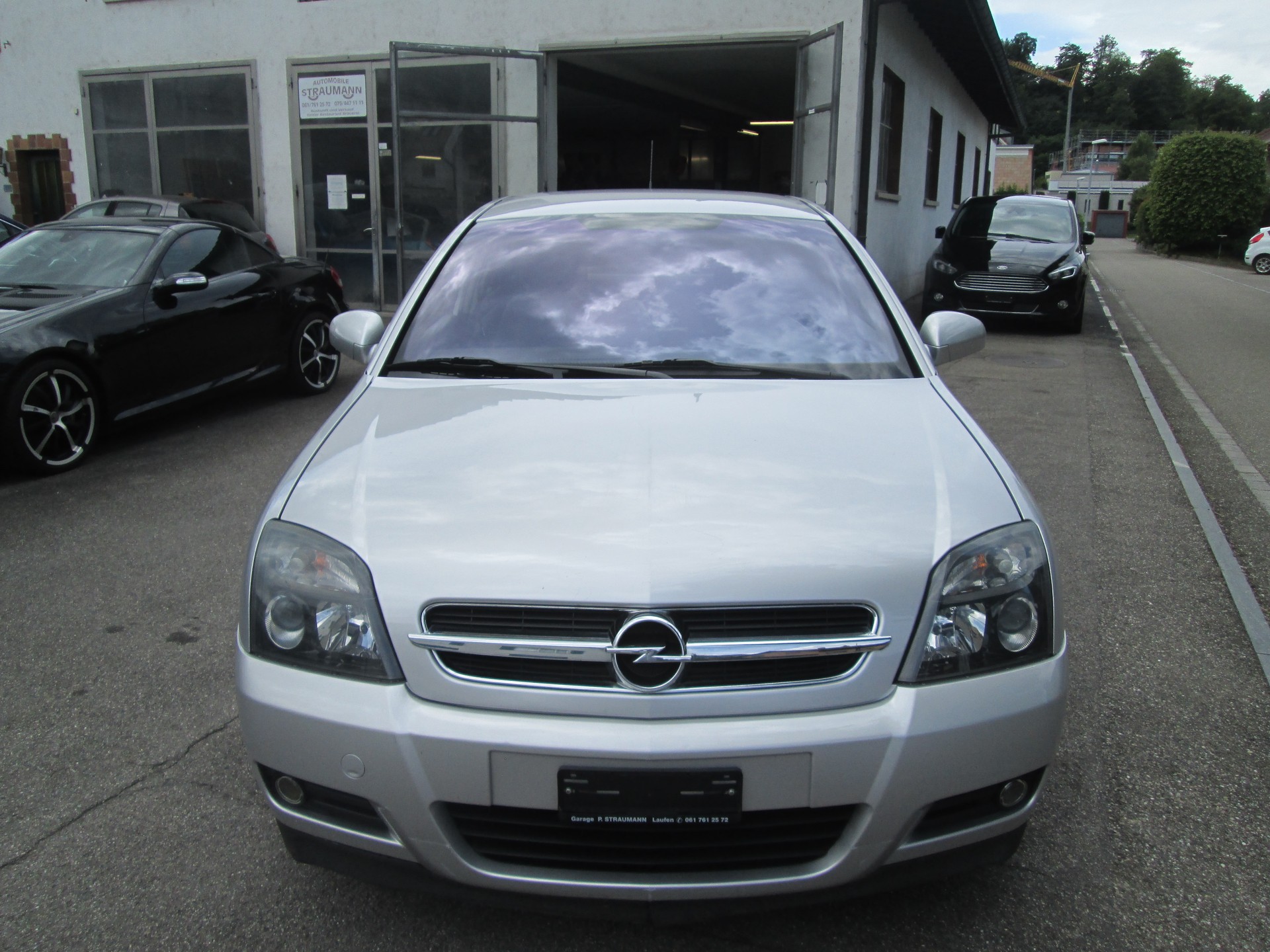OPEL Vectra 2.2 Design Edition-image-6
