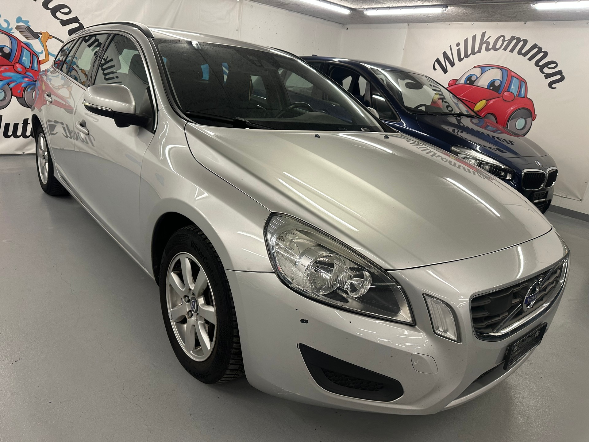 VOLVO V60 2.0T Powershift-image-0