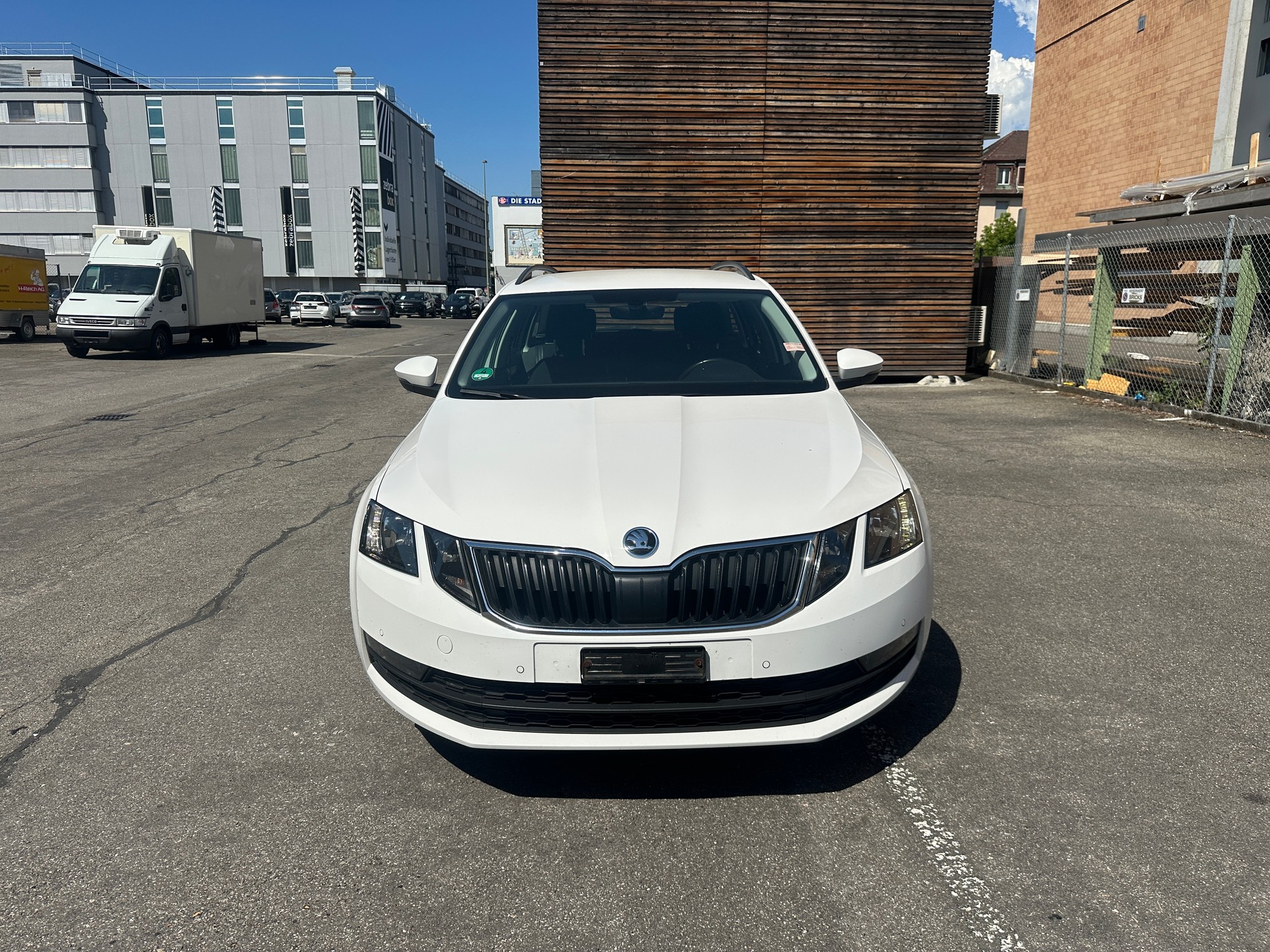 SKODA Octavia Combi 2.0 TDI Style DSG-image-1