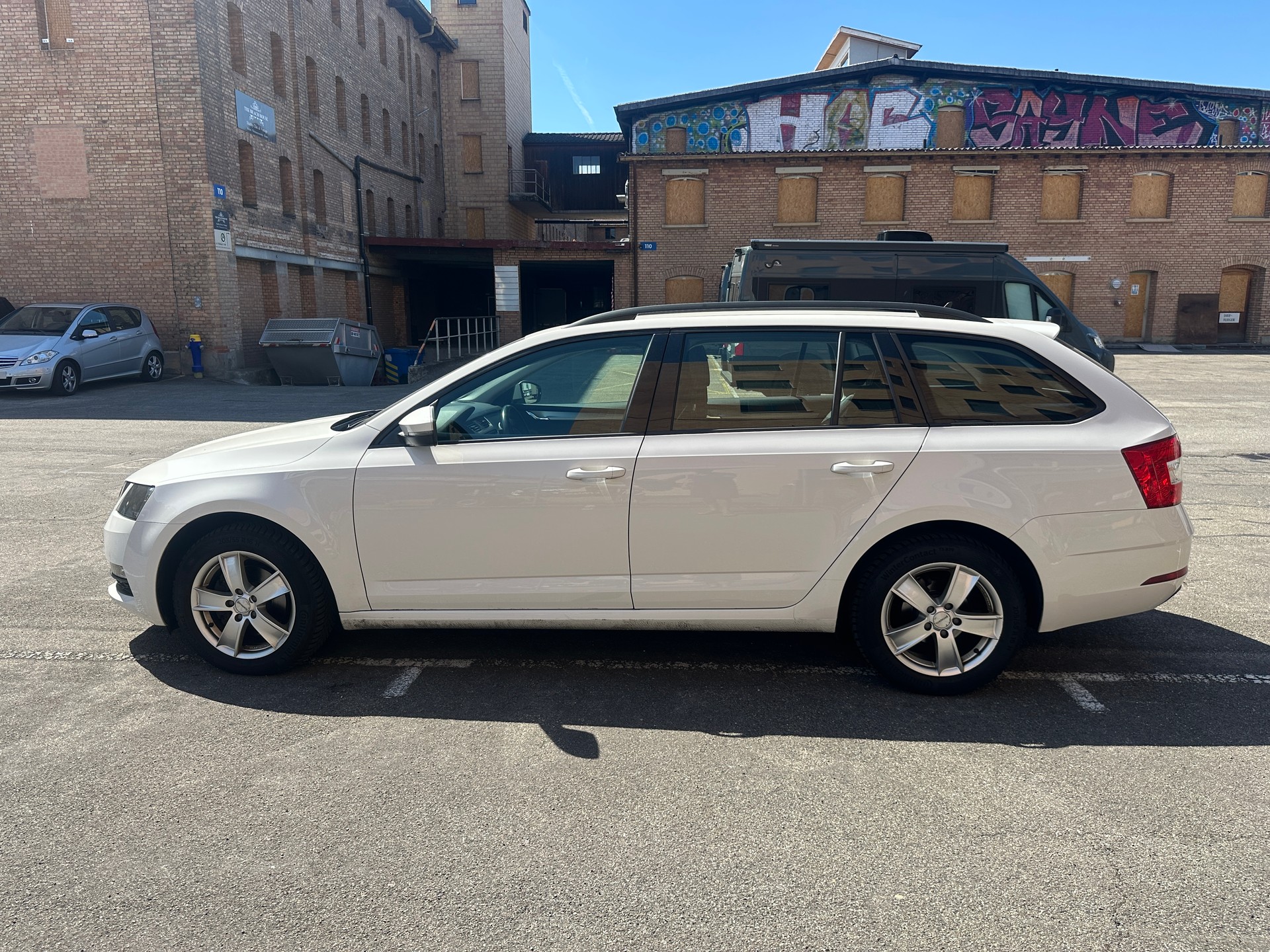SKODA Octavia Combi 2.0 TDI Style DSG-image-2
