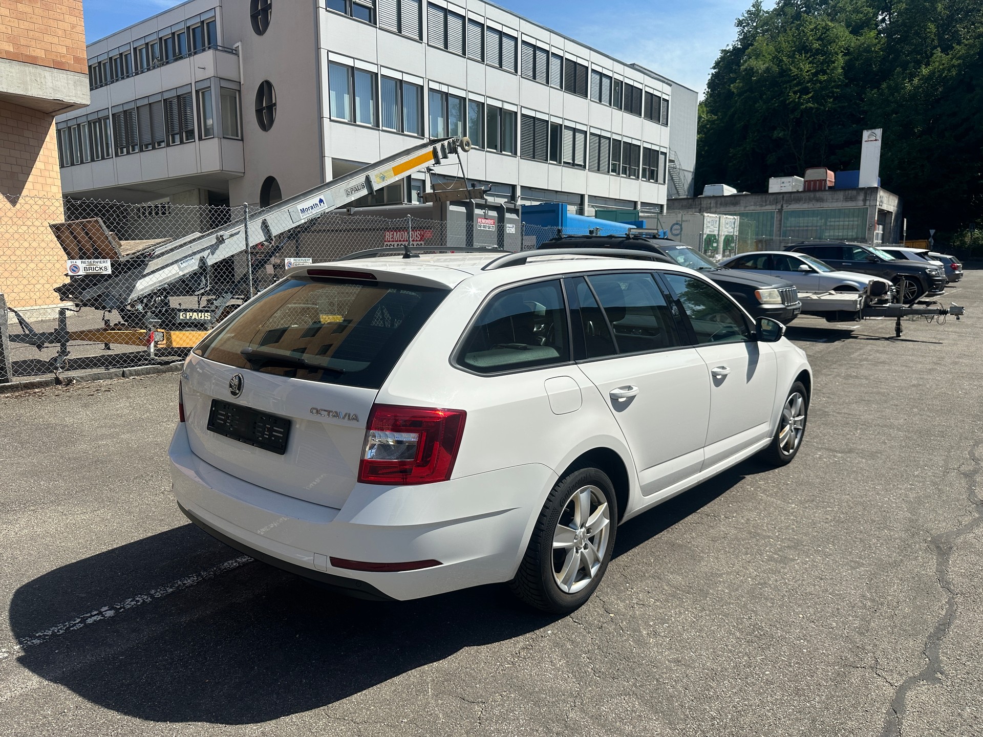 SKODA Octavia Combi 2.0 TDI Style DSG-image-5
