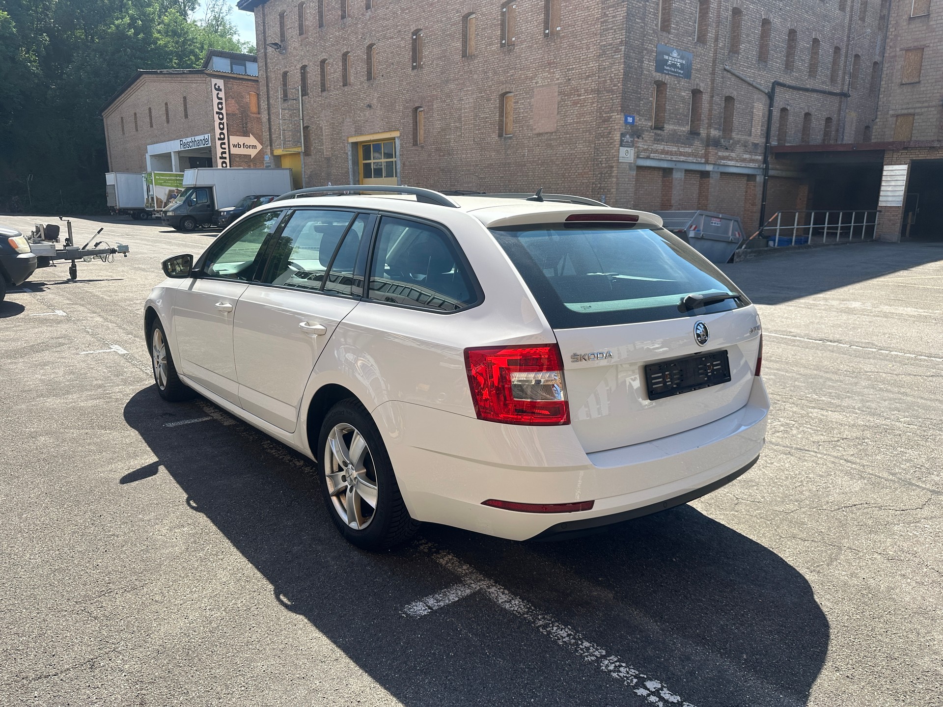 SKODA Octavia Combi 2.0 TDI Style DSG-image-3