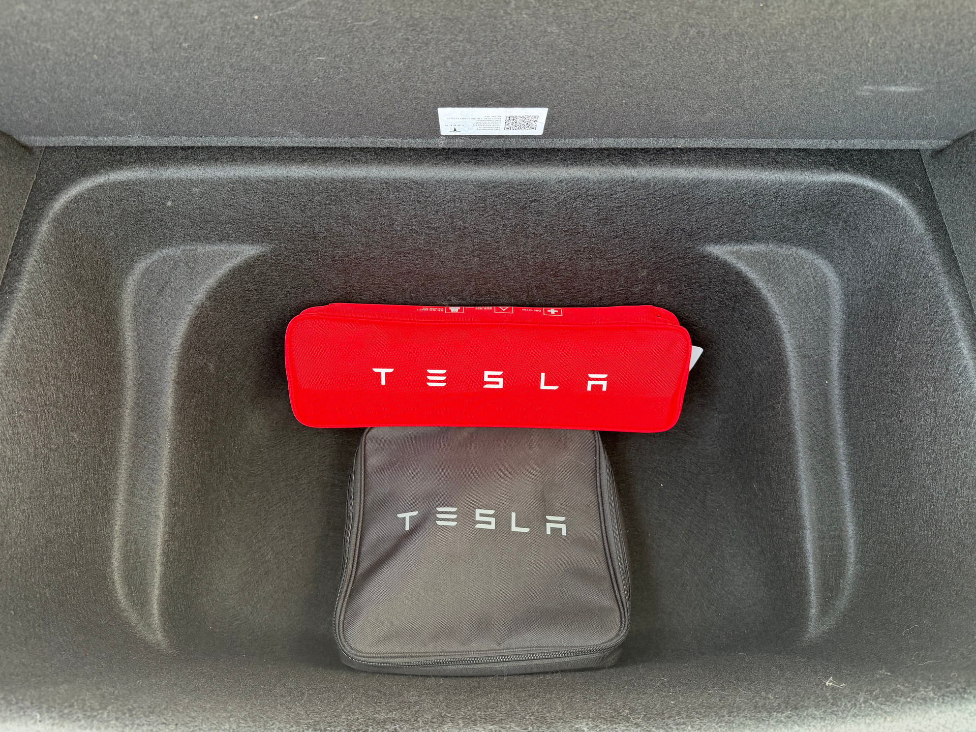 TESLA Model Y Long Range-image-8