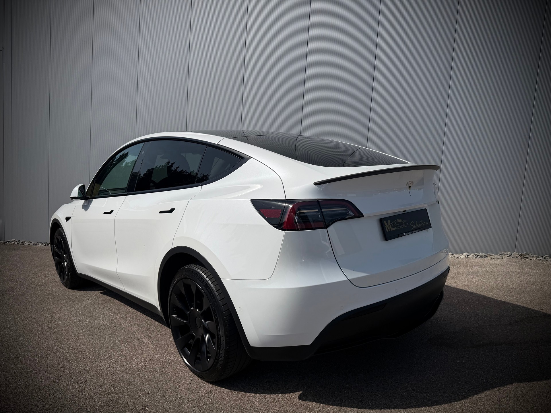 TESLA Model Y Long Range-image-3