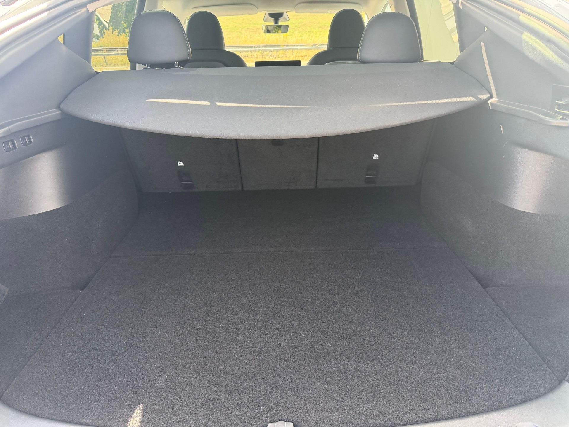 TESLA Model Y Long Range-image-7