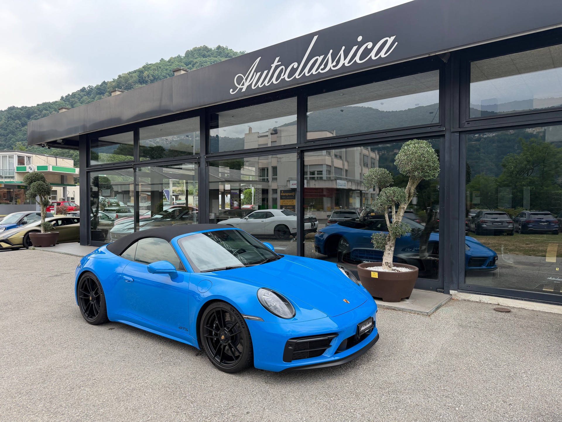 PORSCHE 911 Carrera 4 GTS Cabriolet PDK-image-5