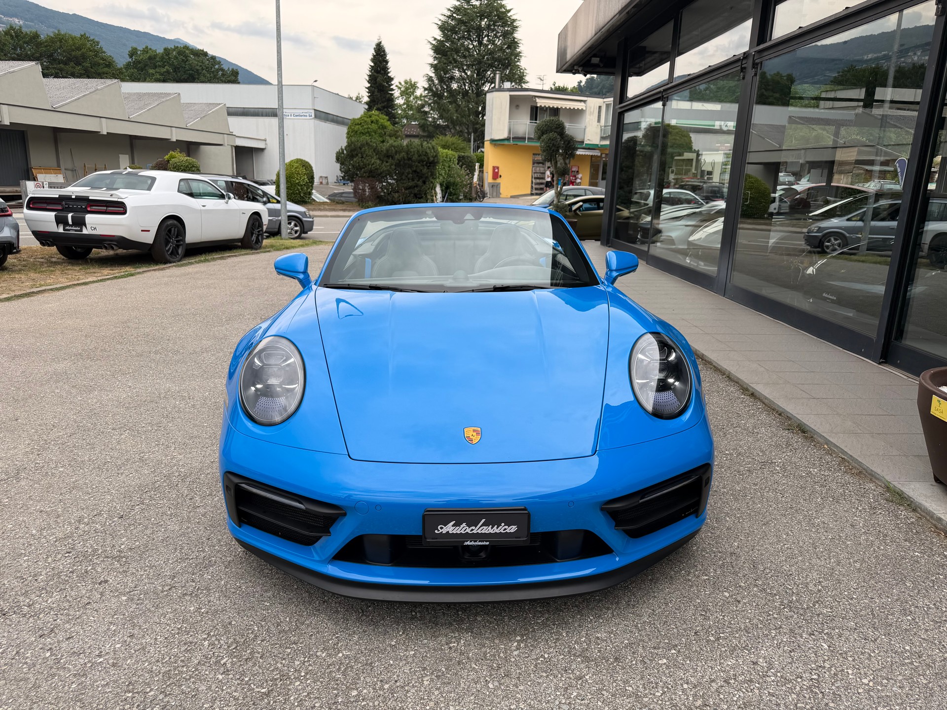 PORSCHE 911 Carrera 4 GTS Cabriolet PDK-image-1