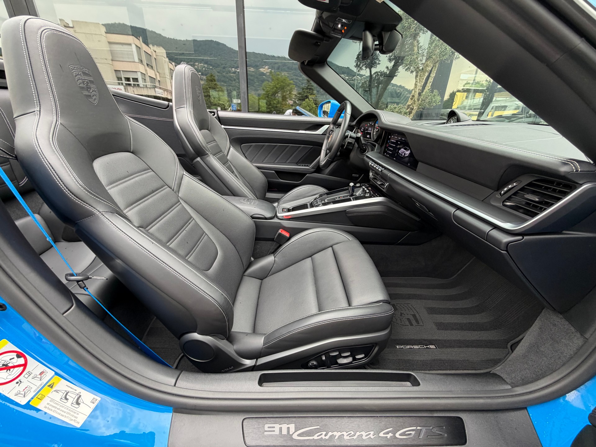 PORSCHE 911 Carrera 4 GTS Cabriolet PDK-image-11