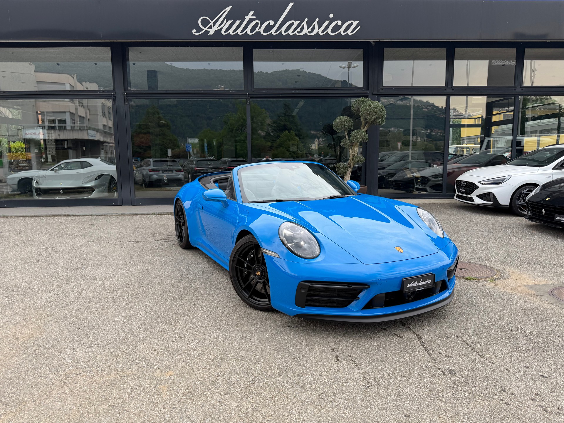 PORSCHE 911 Carrera 4 GTS Cabriolet PDK-image-0