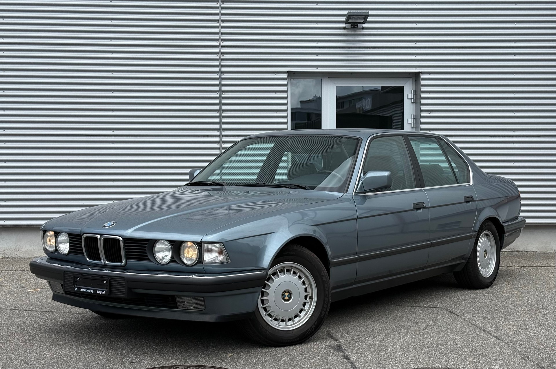 BMW 735i-image-0