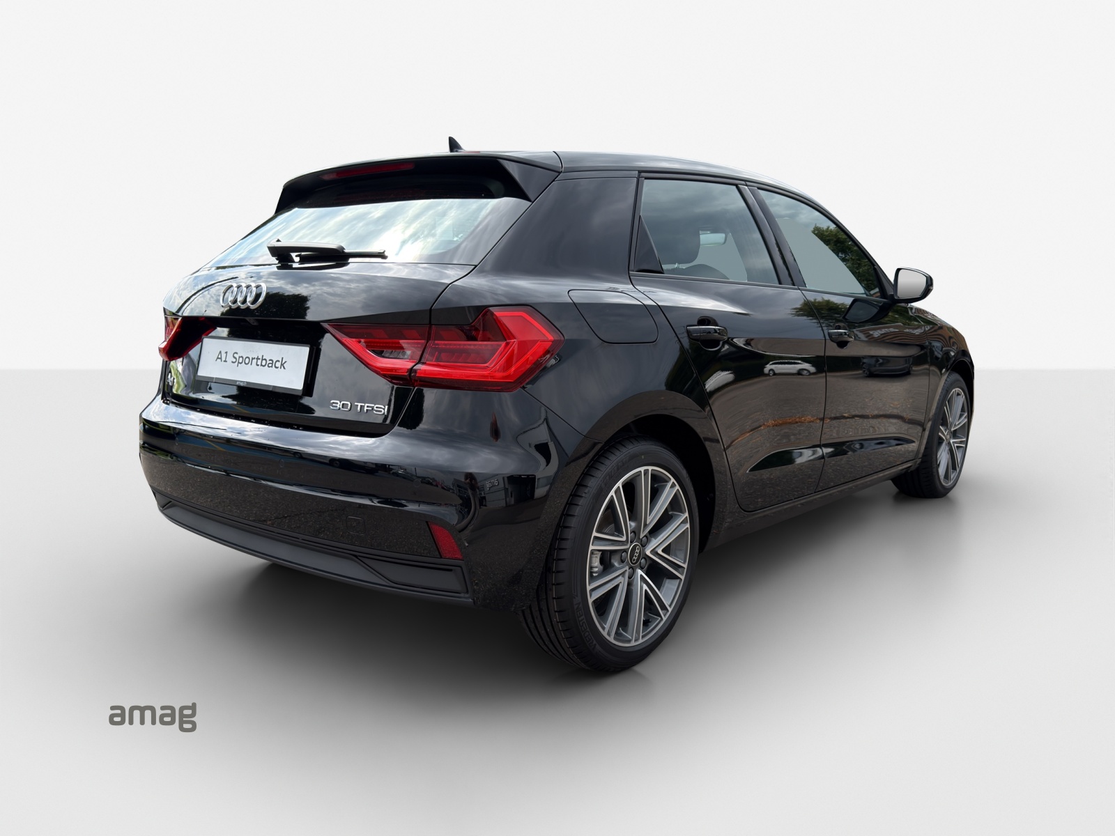 AUDI A1 Sportback 30 TFSI Attraction S-tronic-image-4