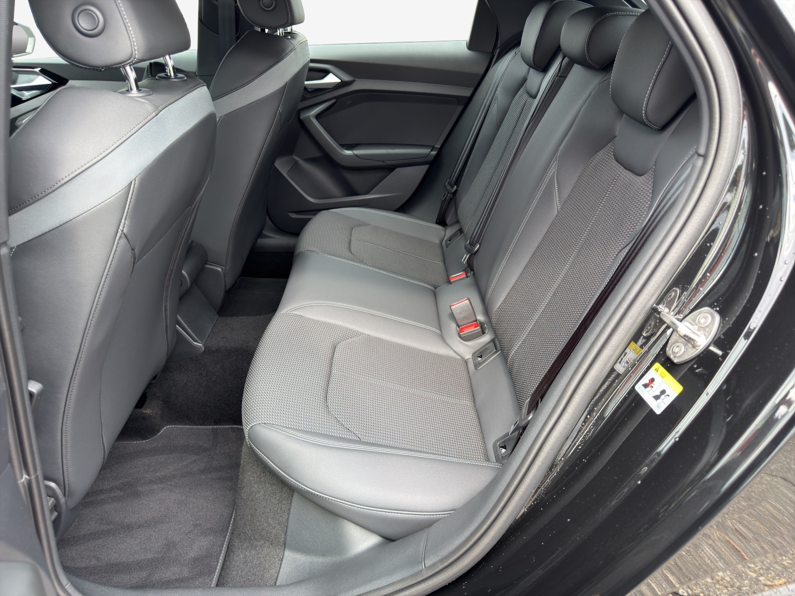 AUDI A1 Sportback 30 TFSI Attraction S-tronic-image-11
