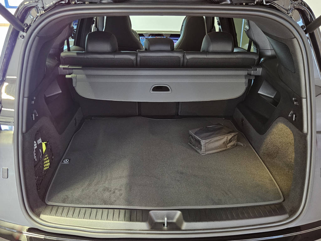 MERCEDES-BENZ GLB 350 4Matic-showroom-element-3