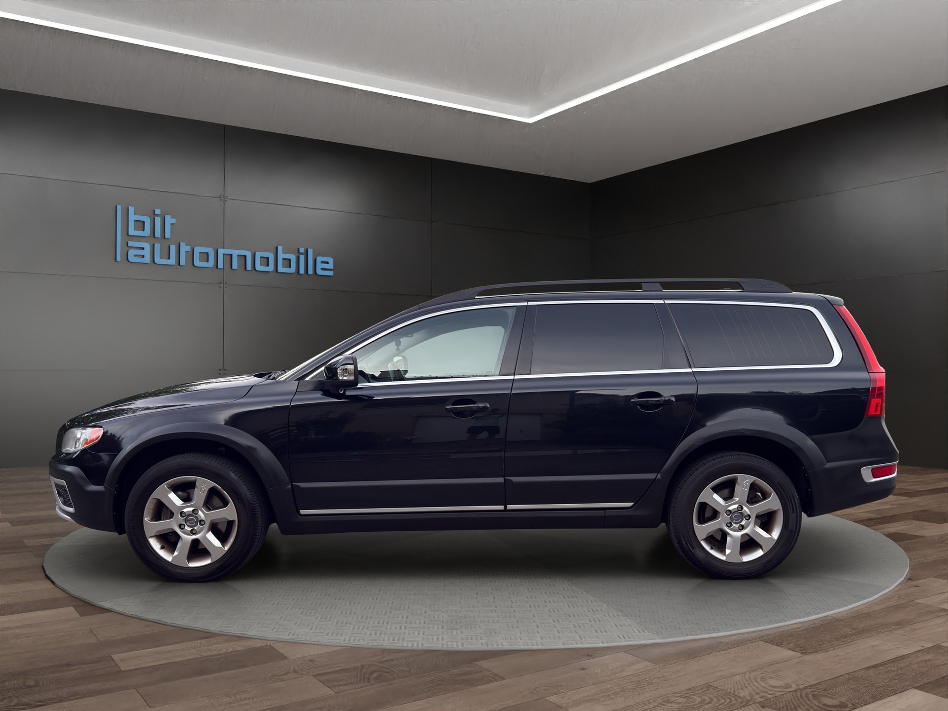 VOLVO XC70 D5 AWD Summum Geartronic-image-2