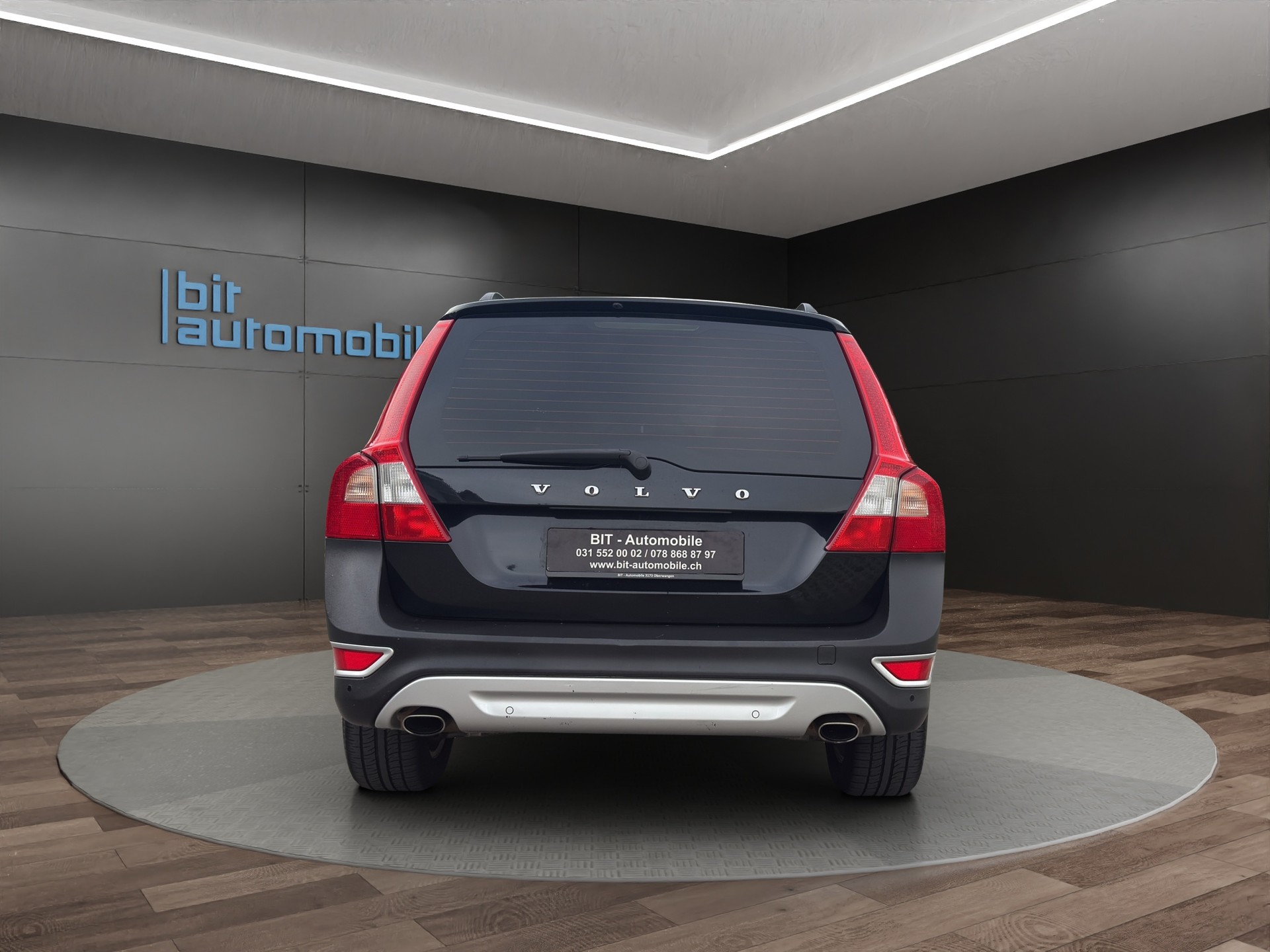 VOLVO XC70 D5 AWD Summum Geartronic-image-4