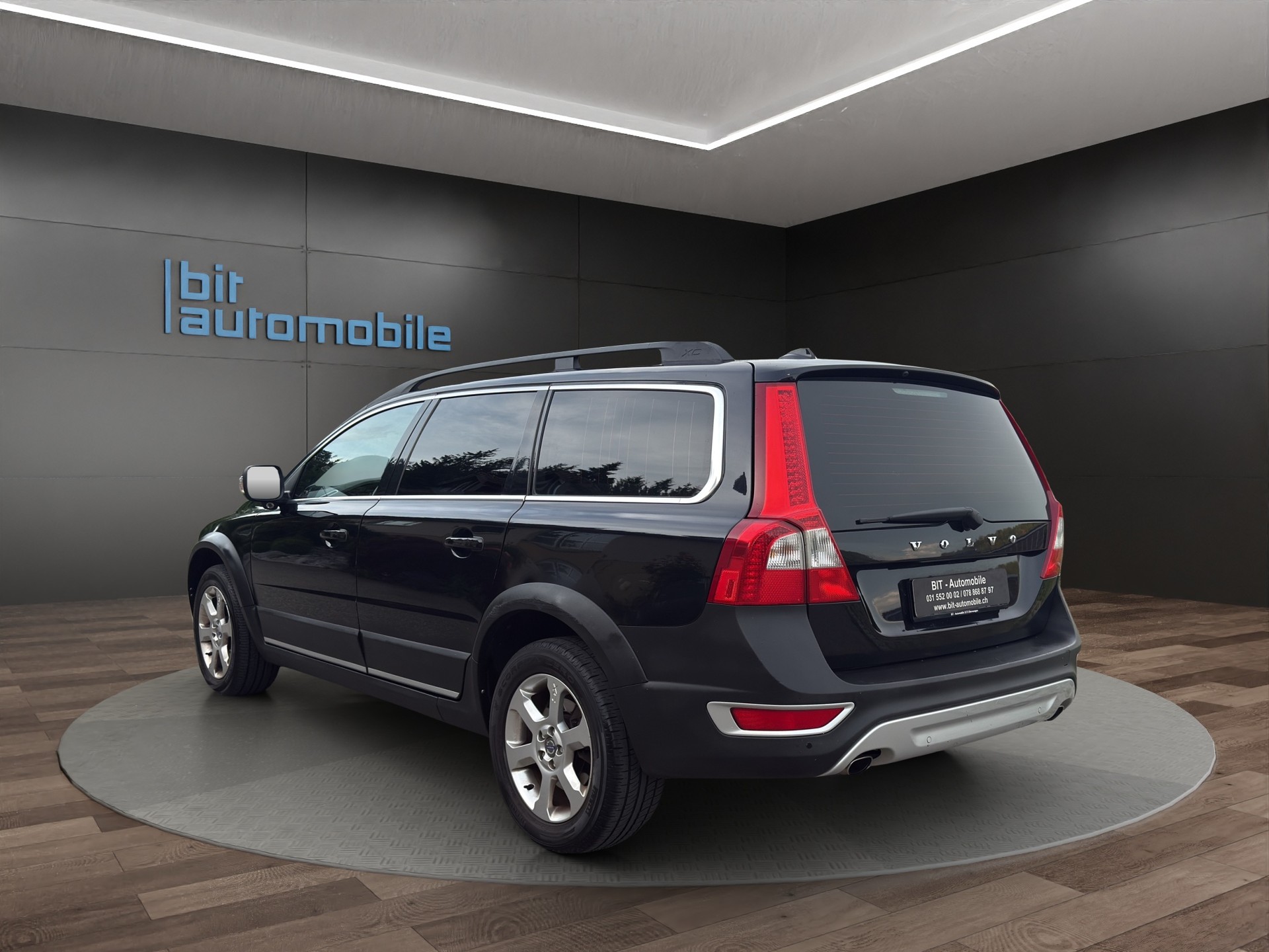 VOLVO XC70 D5 AWD Summum Geartronic-image-3