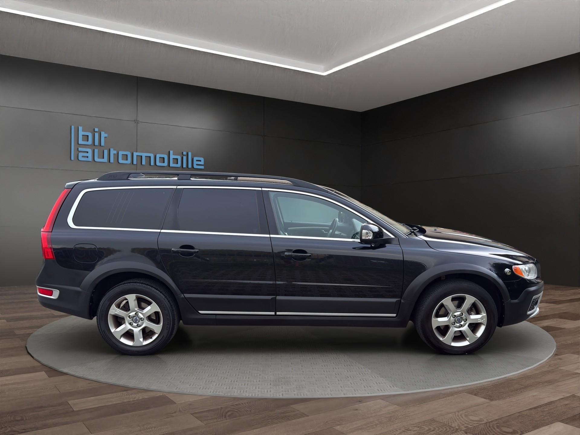 VOLVO XC70 D5 AWD Summum Geartronic-image-7