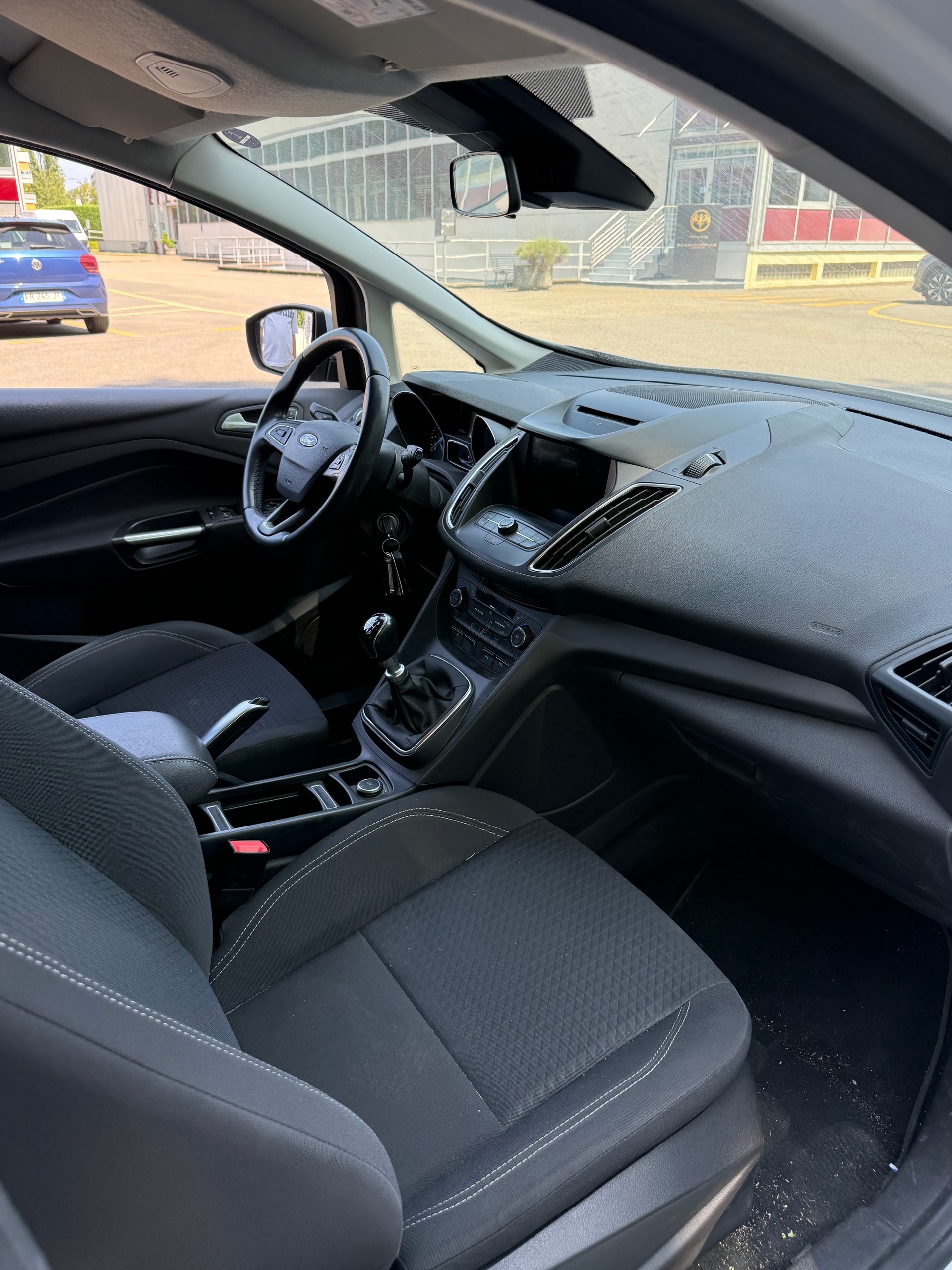 FORD C-Max 1.0 SCTi Titanium-image-9