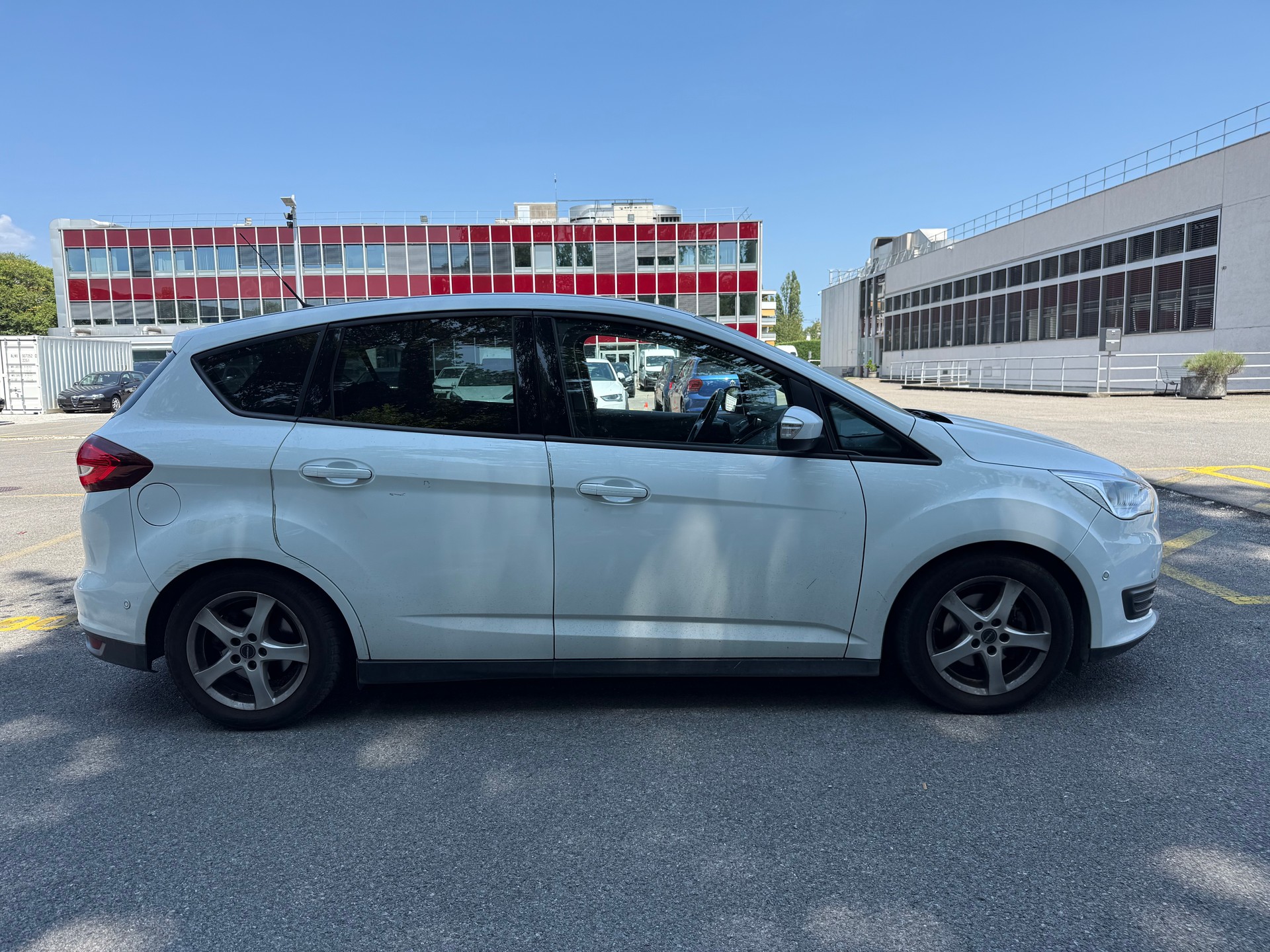 FORD C-Max 1.0 SCTi Titanium-image-4