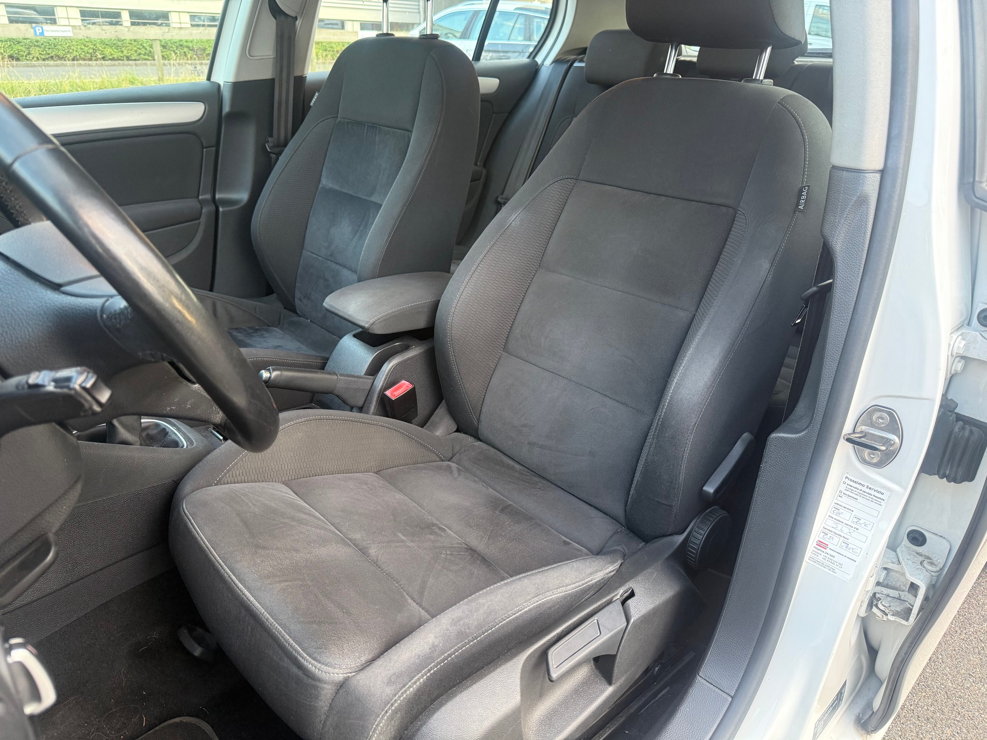 VW Golf 2.0 TDI Highline 4Motion-image-12